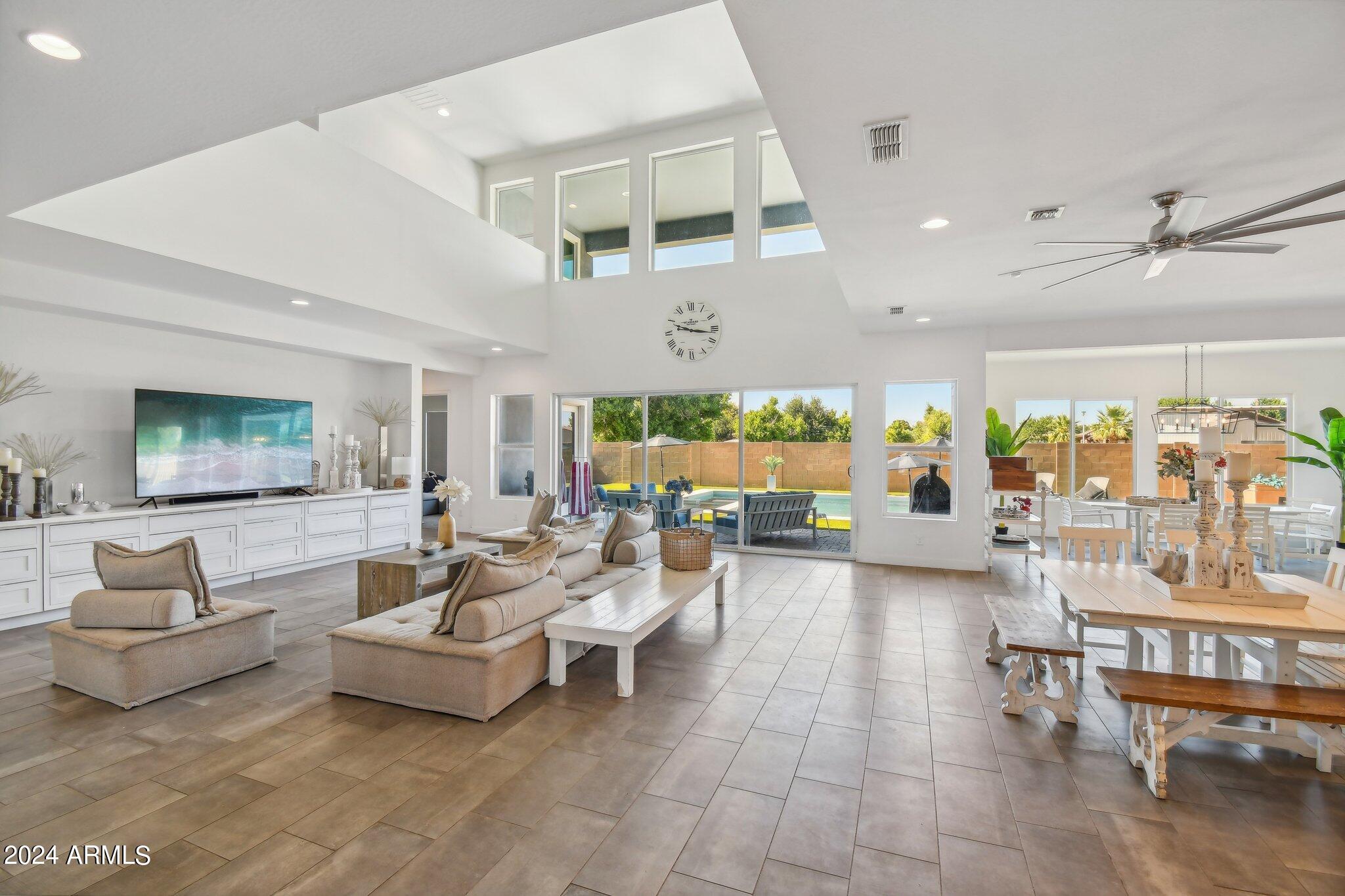 2694 E GERONIMO Street