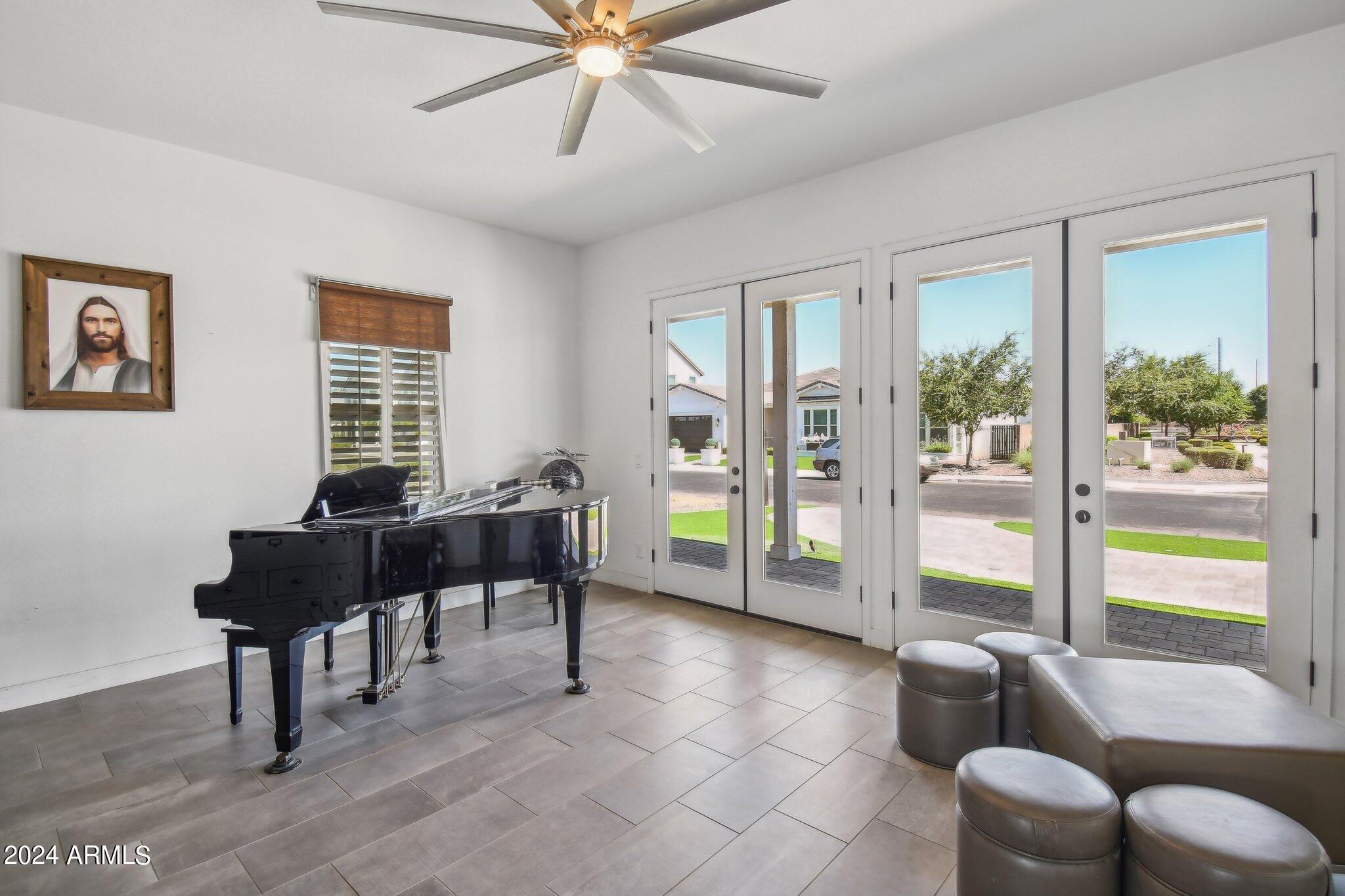 2694 E GERONIMO Street