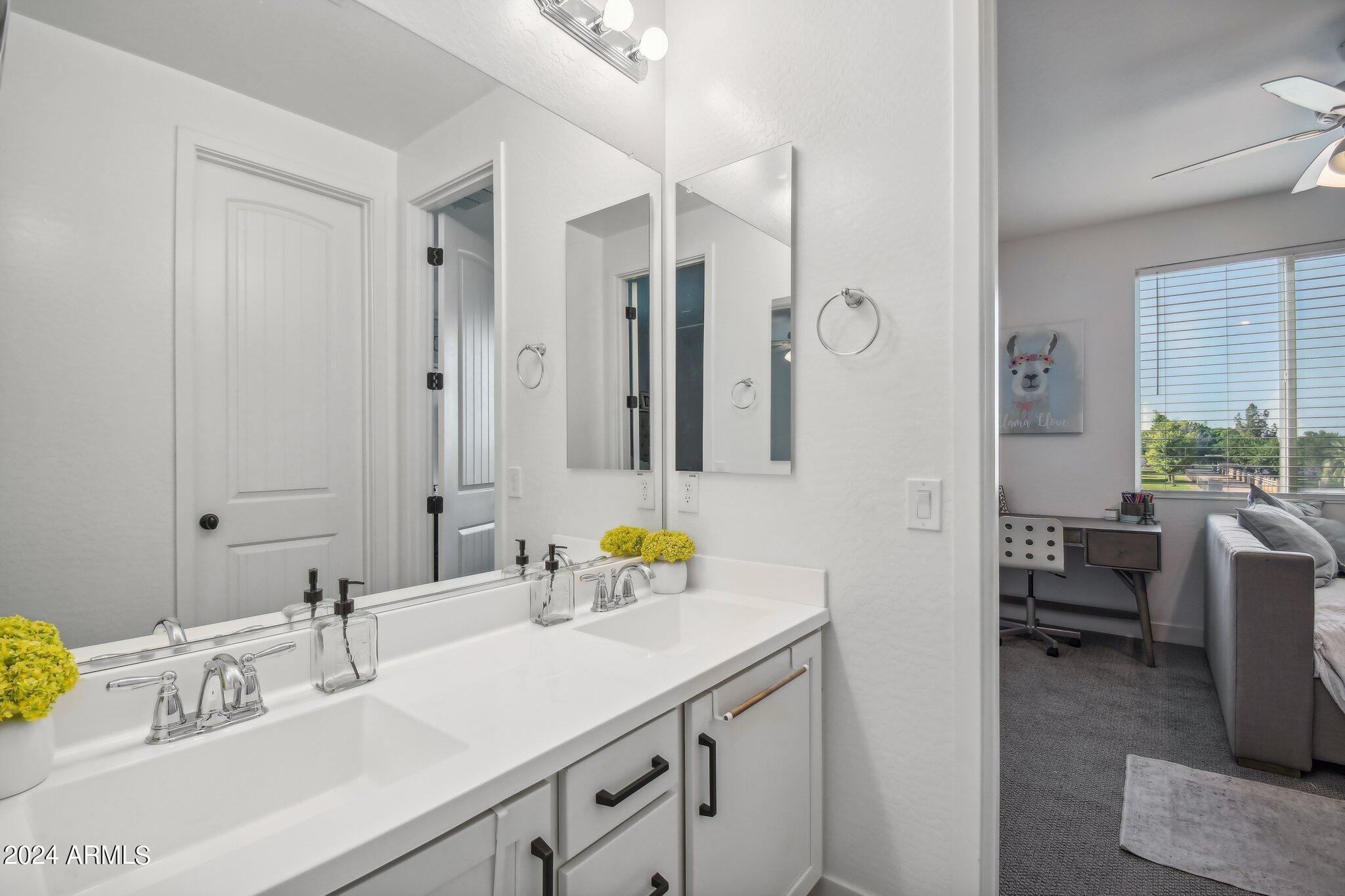 2694 E GERONIMO Street