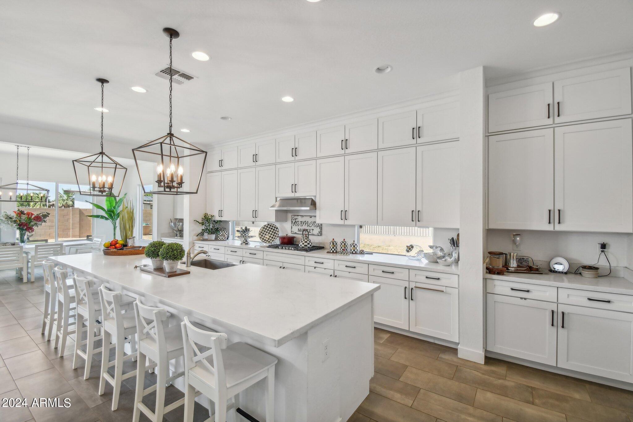 2694 E GERONIMO Street