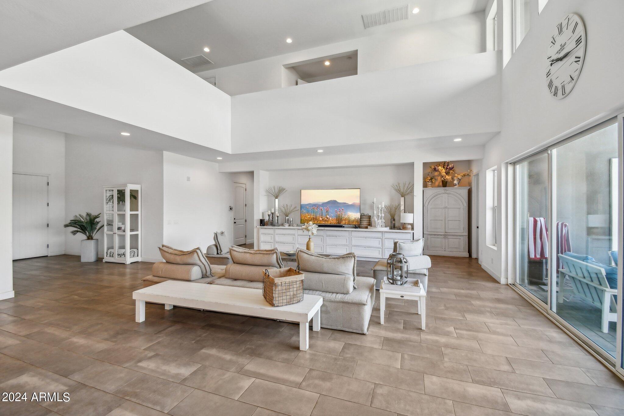 2694 E GERONIMO Street