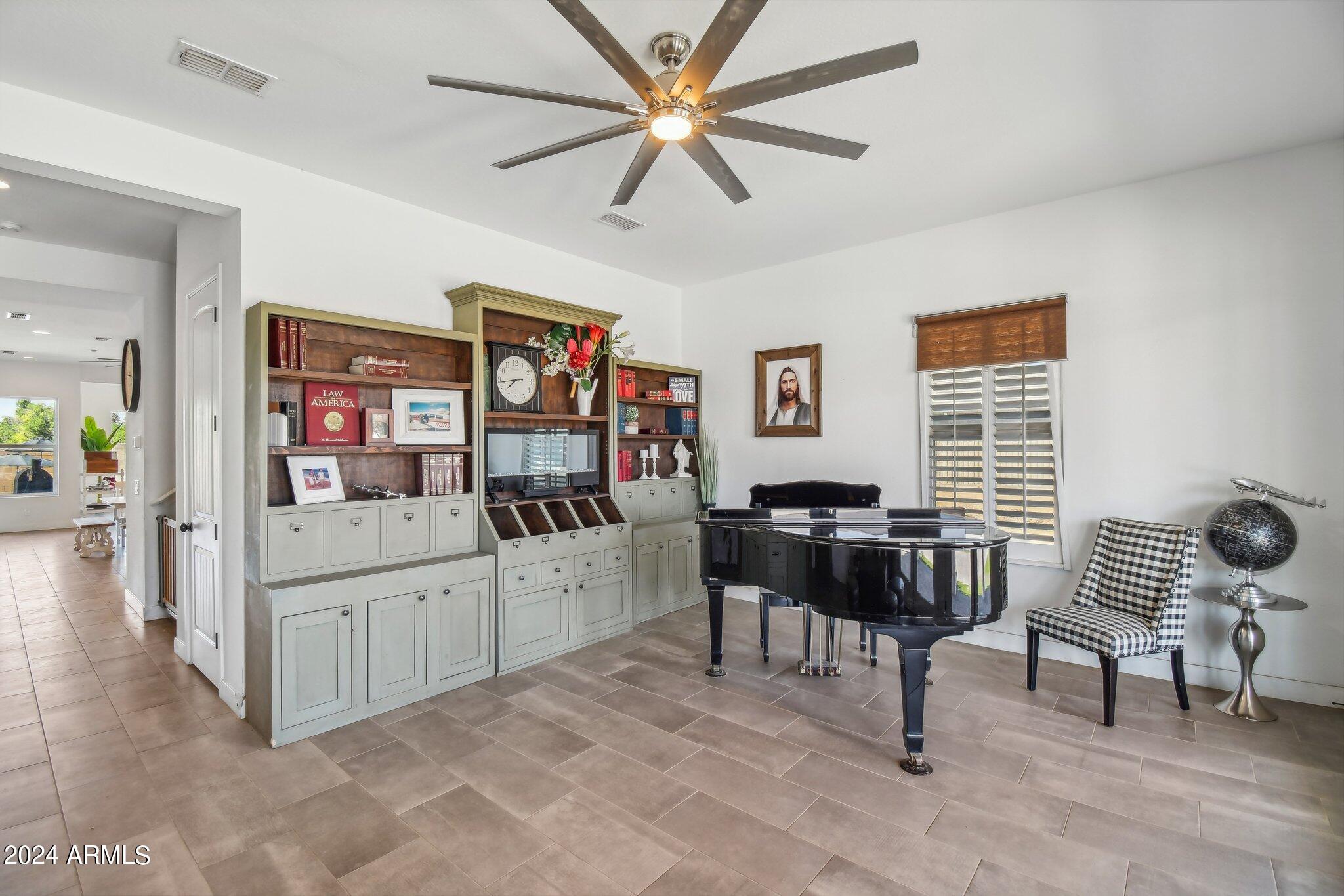 2694 E GERONIMO Street