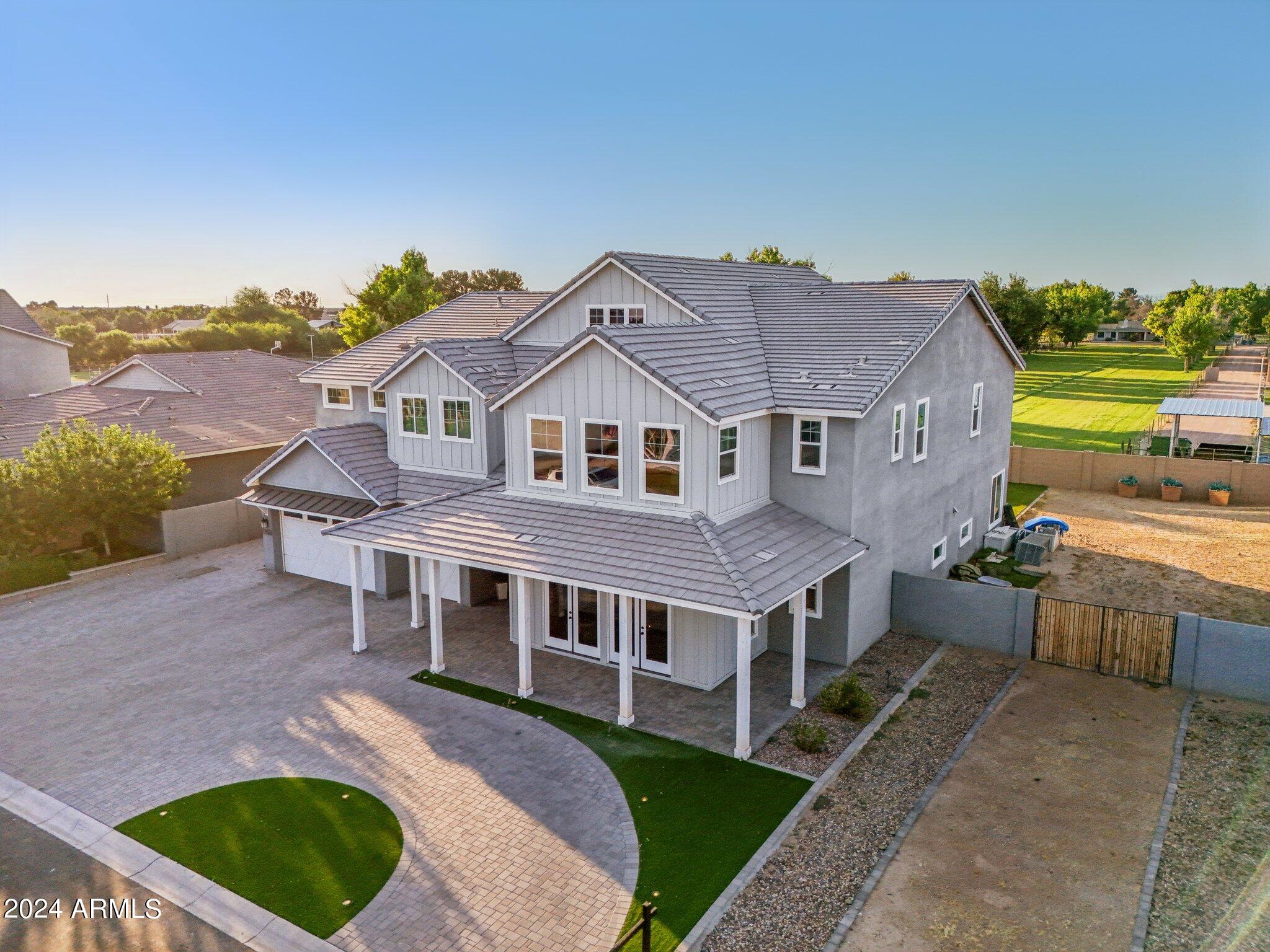 2694 E GERONIMO Street