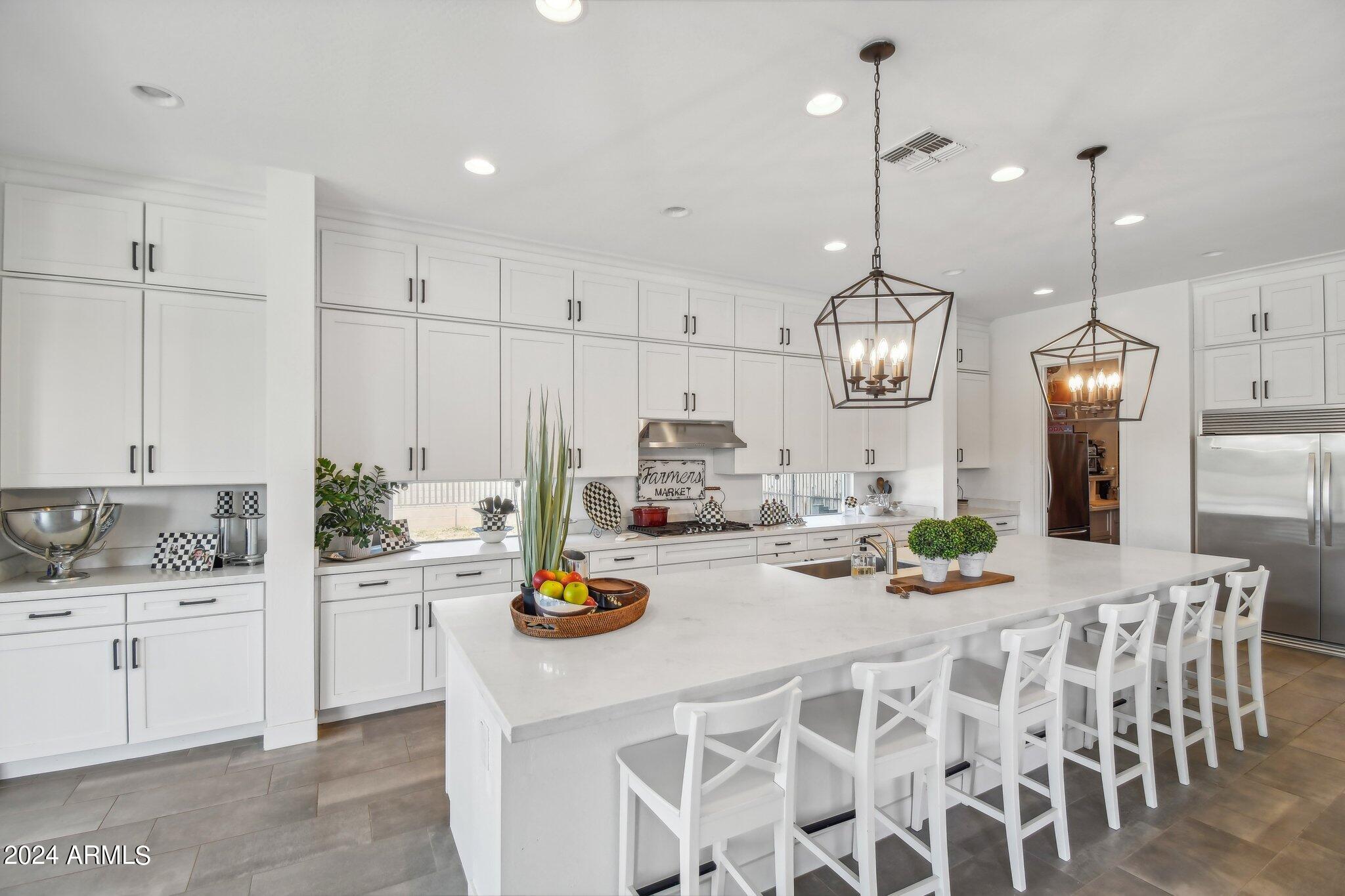 2694 E GERONIMO Street