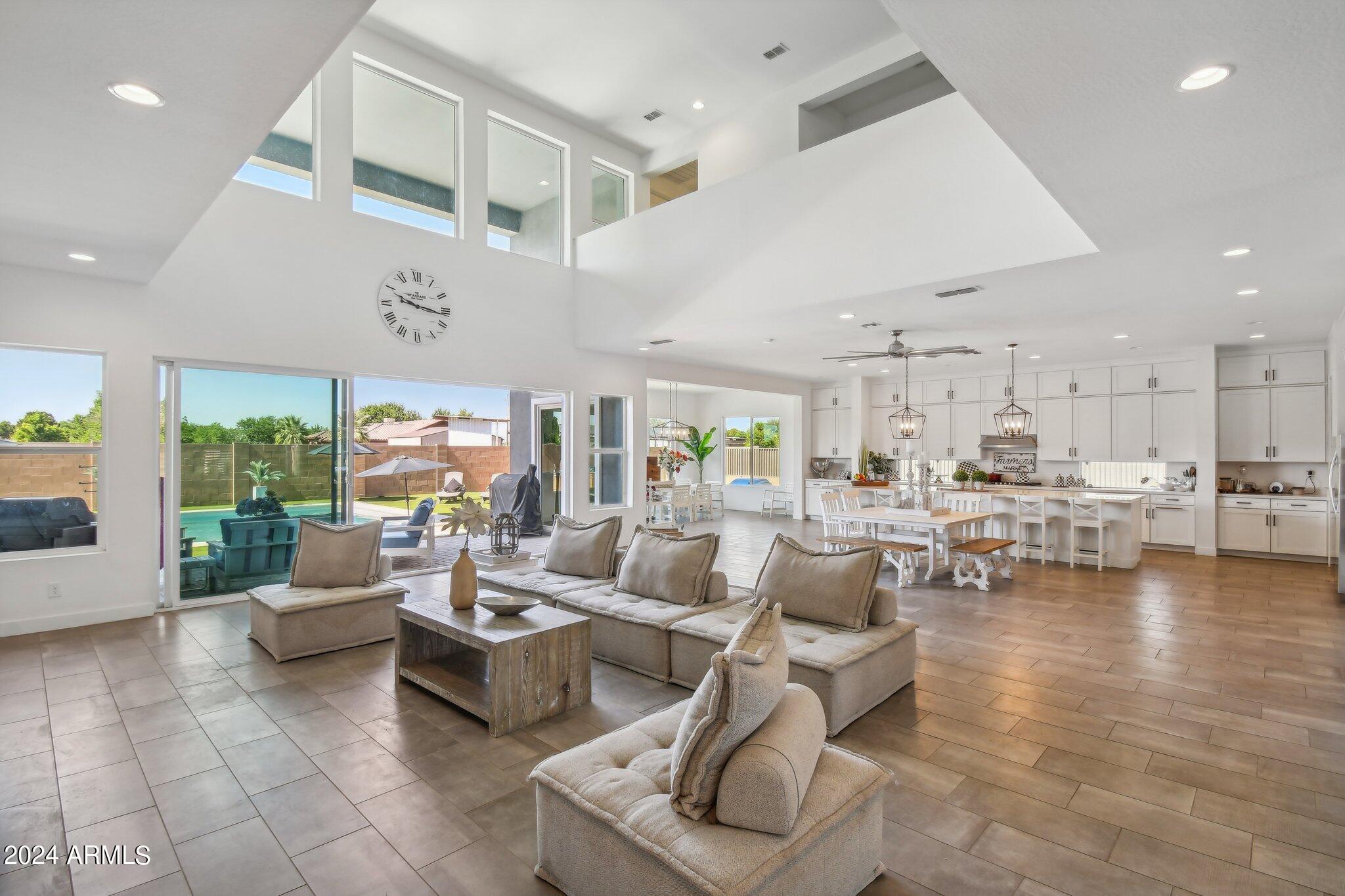 2694 E GERONIMO Street