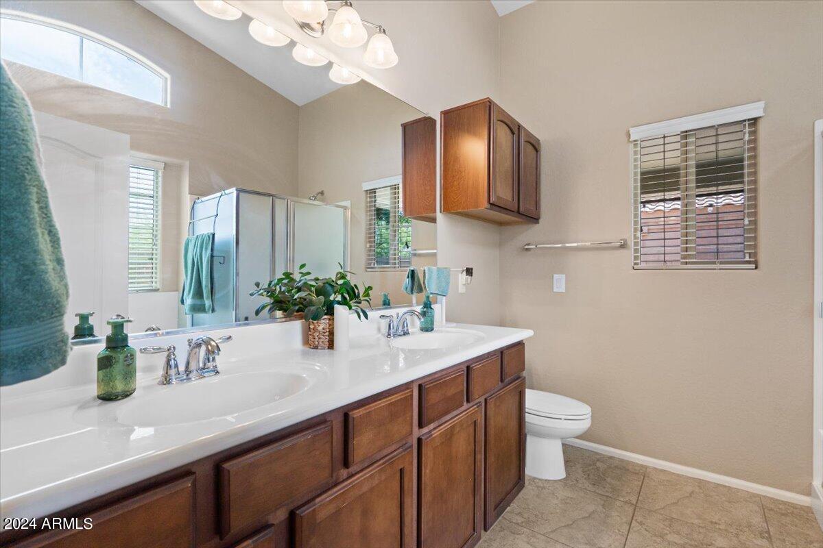 674 S LAVEEN Drive