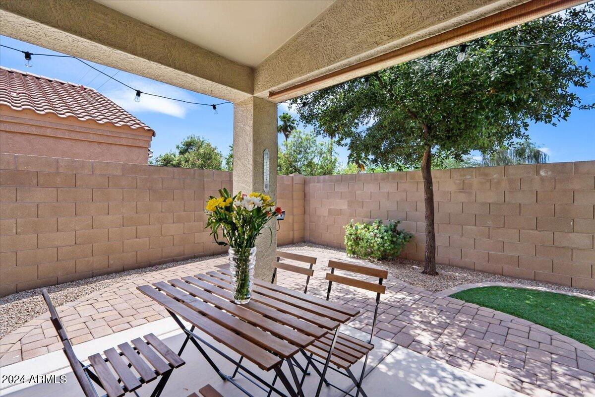 674 S LAVEEN Drive