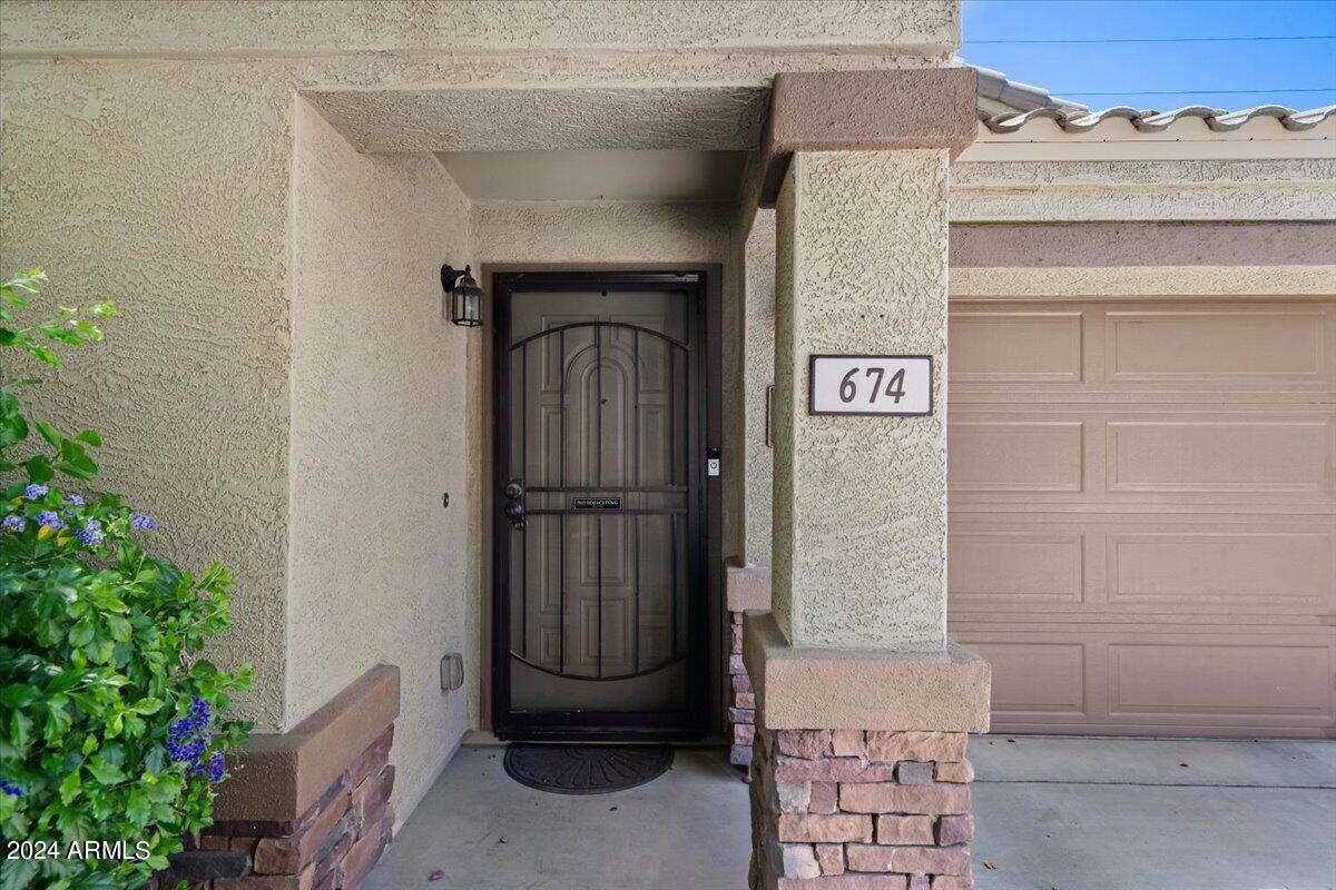 674 S LAVEEN Drive