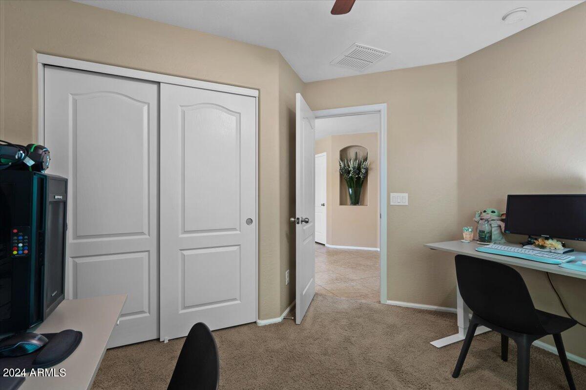 674 S LAVEEN Drive
