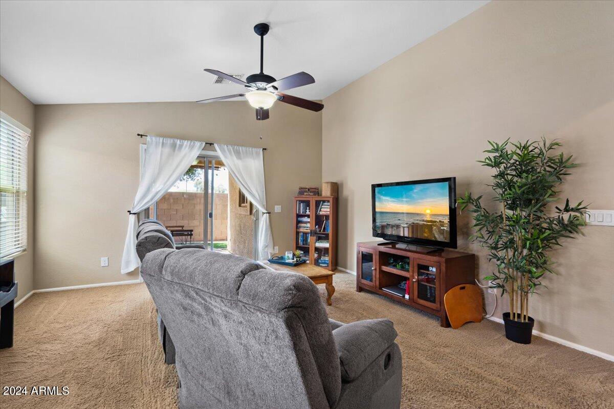 674 S LAVEEN Drive