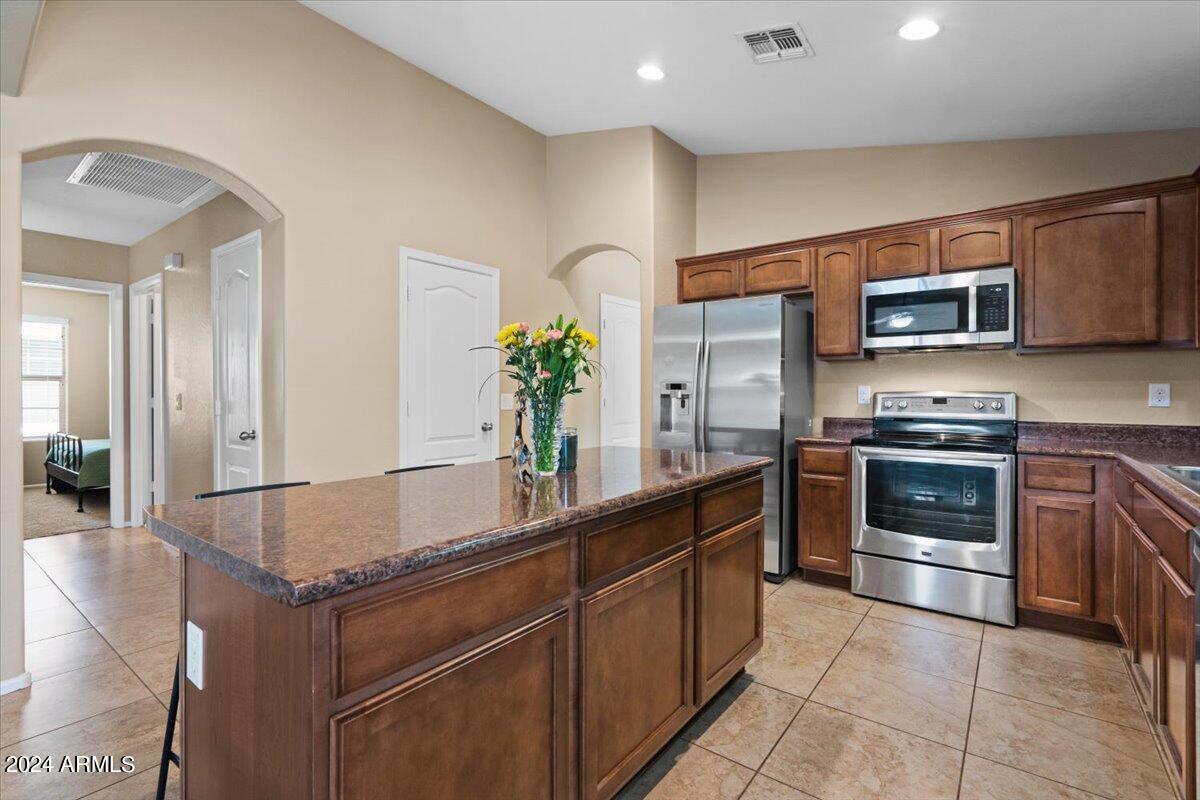 674 S LAVEEN Drive