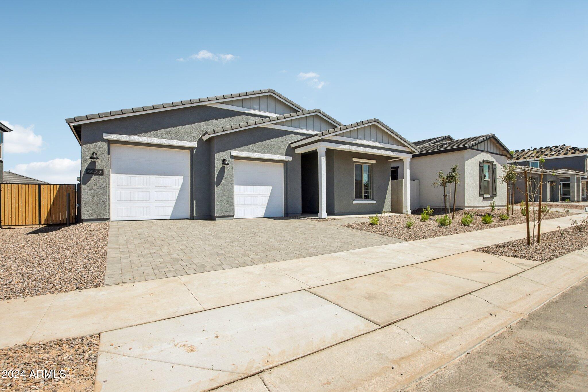 22682 E ROUNDUP Way
