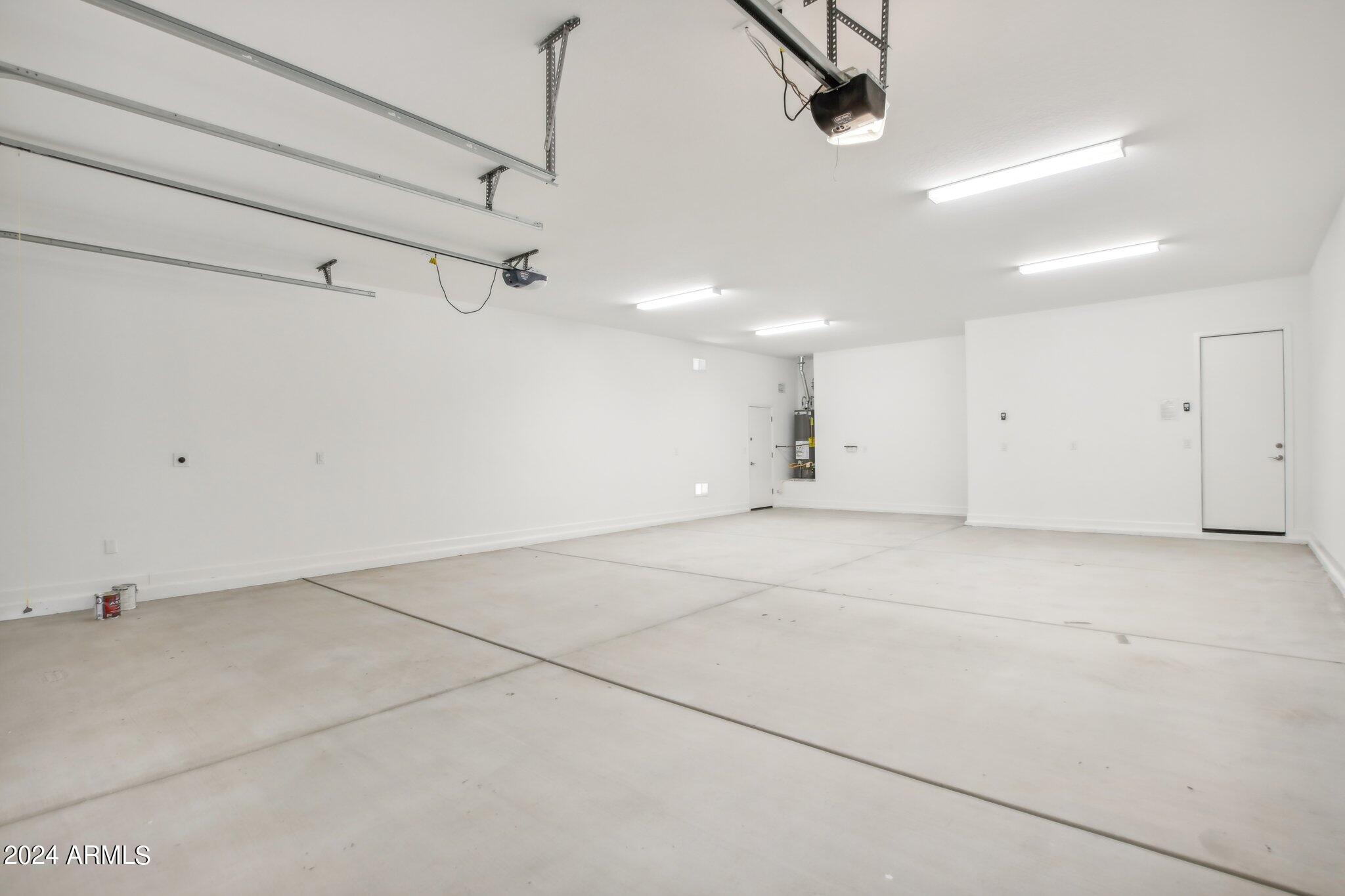 22682 E ROUNDUP Way