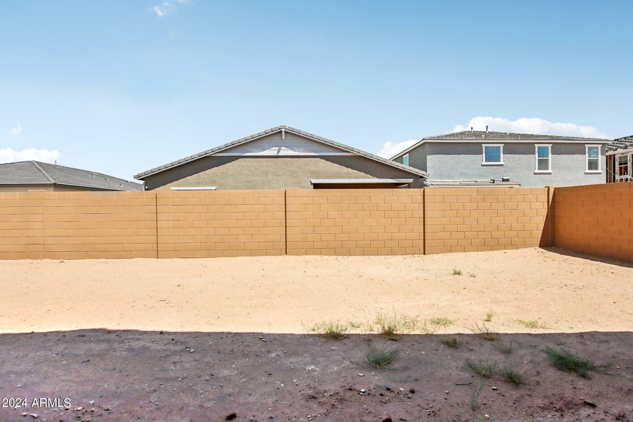 22682 E ROUNDUP Way