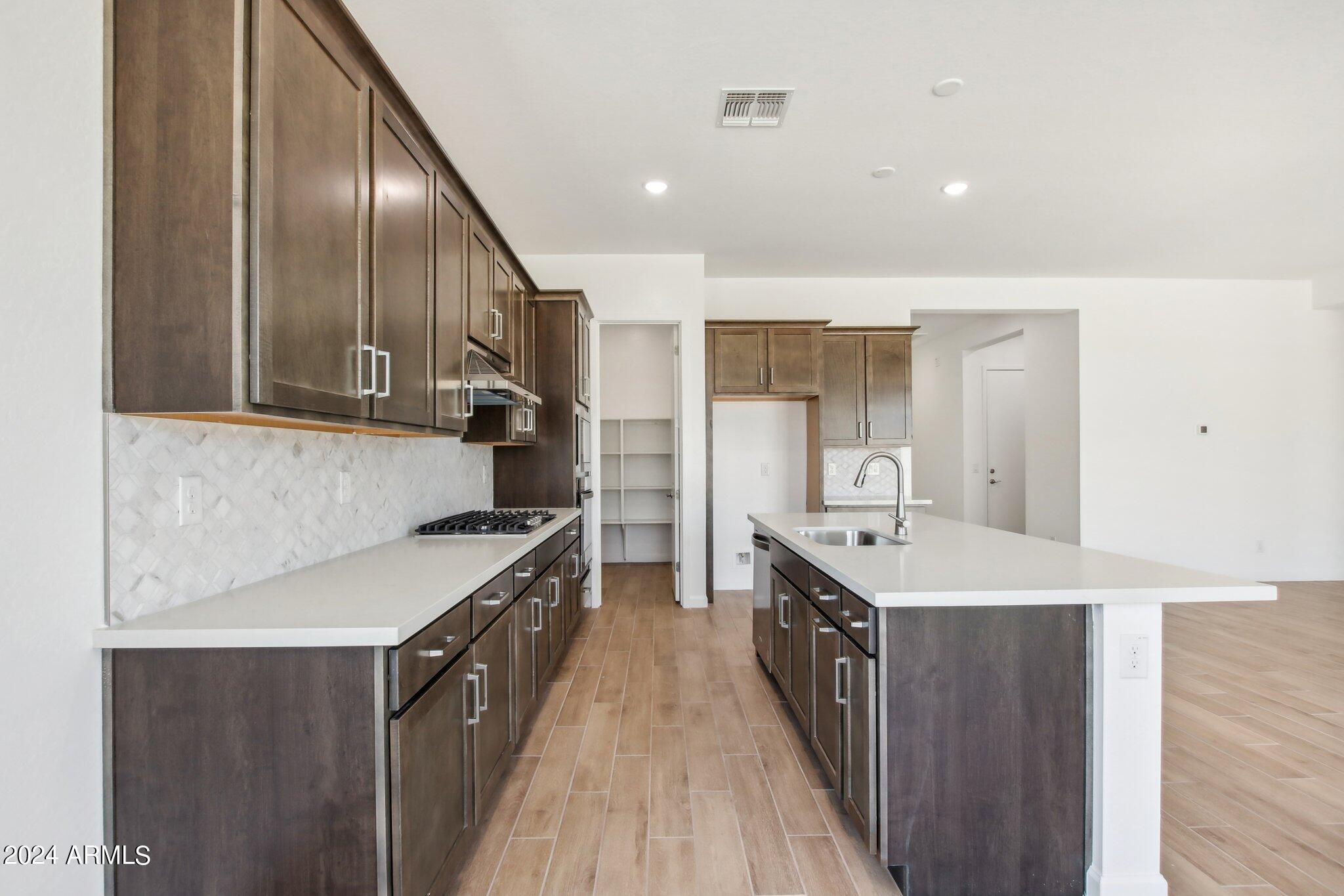 22682 E ROUNDUP Way