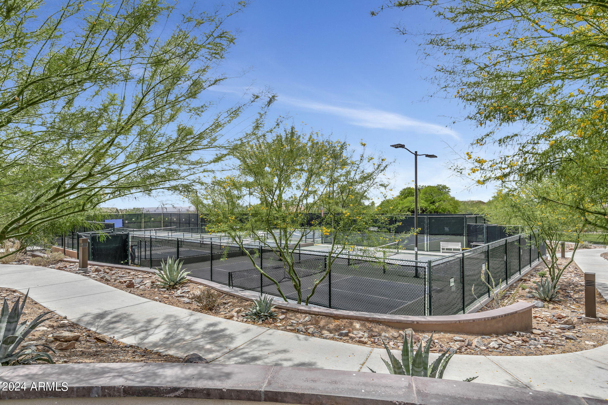 10402 E Saltillo Drive