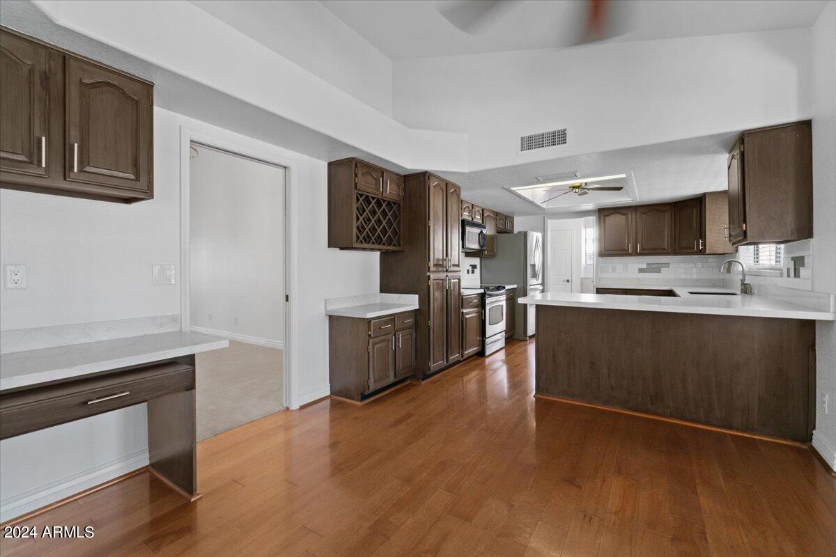 509 E MEADOWS Lane