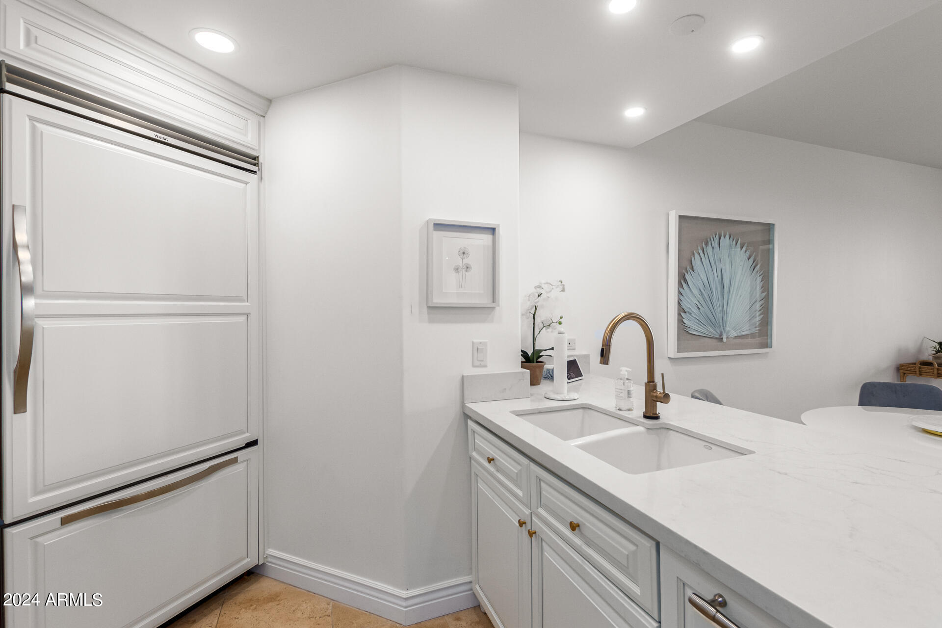 7181 E Camelback Road, 205