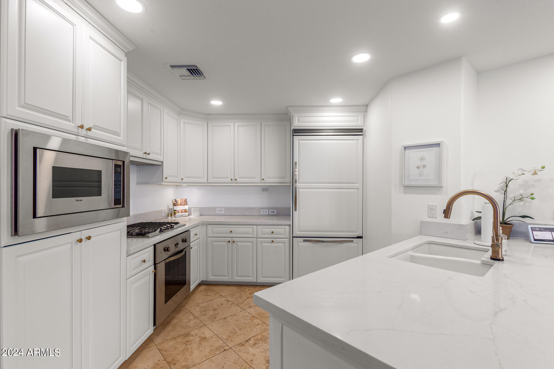 7181 E Camelback Road, 205