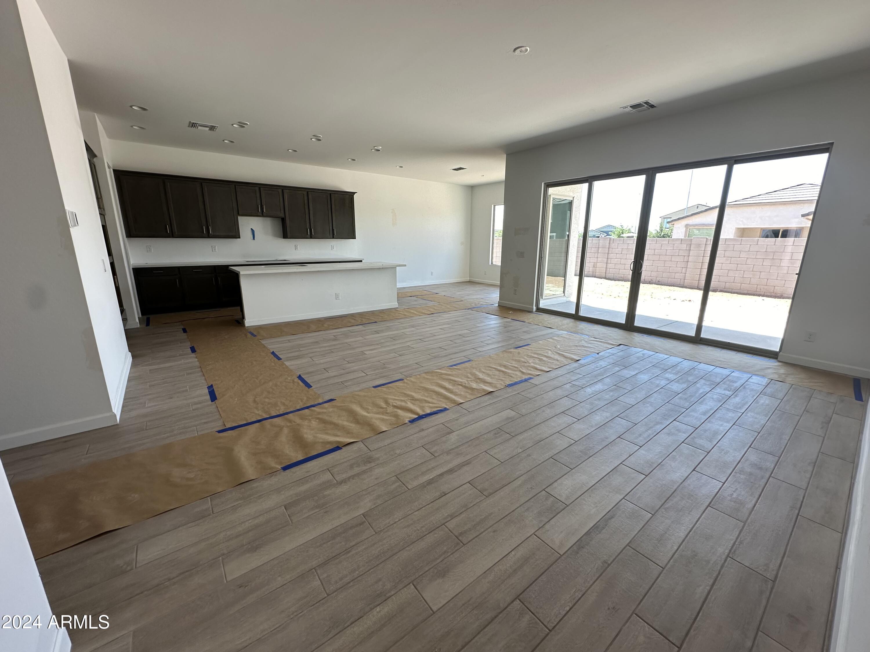 11523 E UTOPIA Avenue