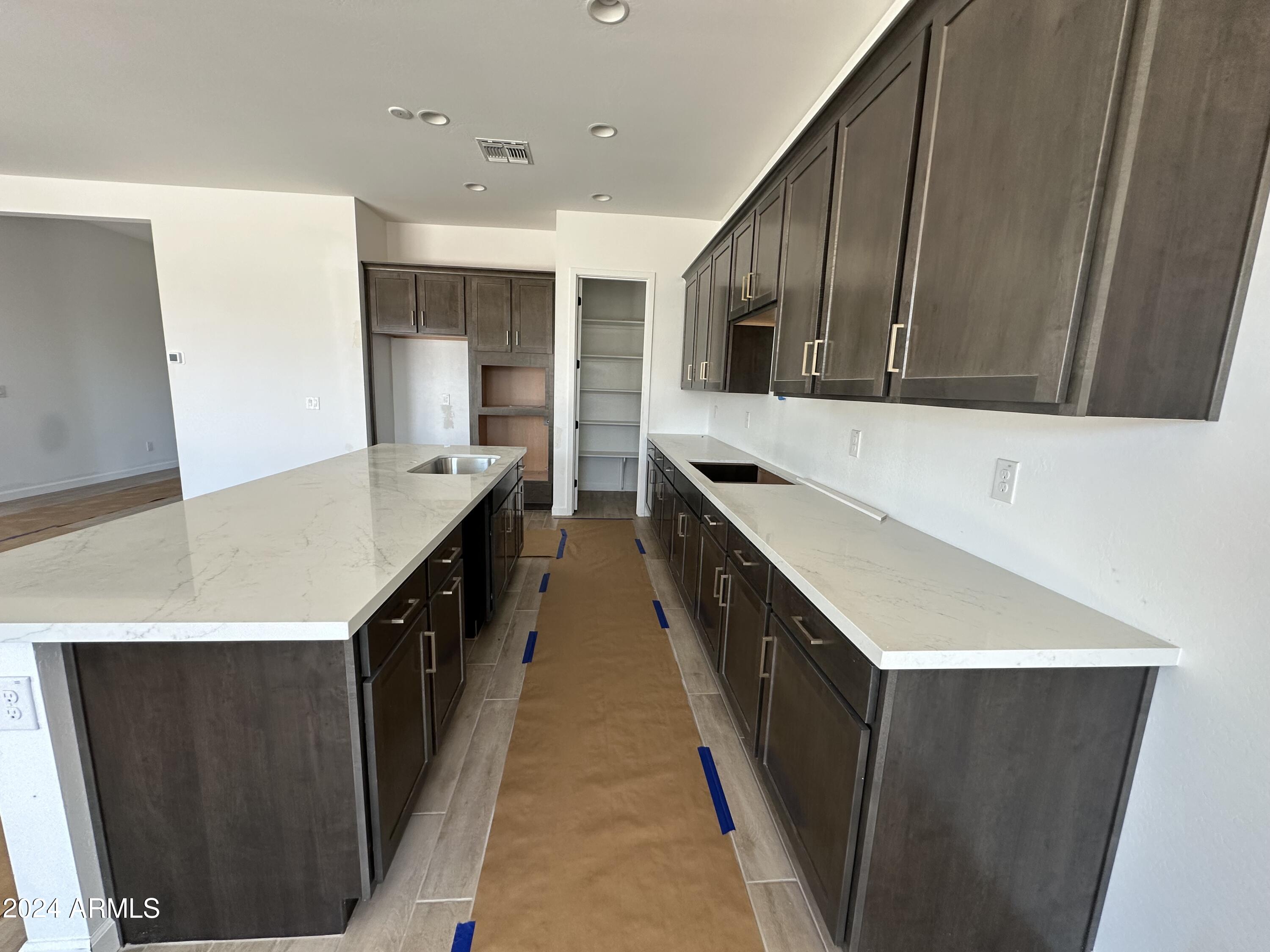 11523 E UTOPIA Avenue
