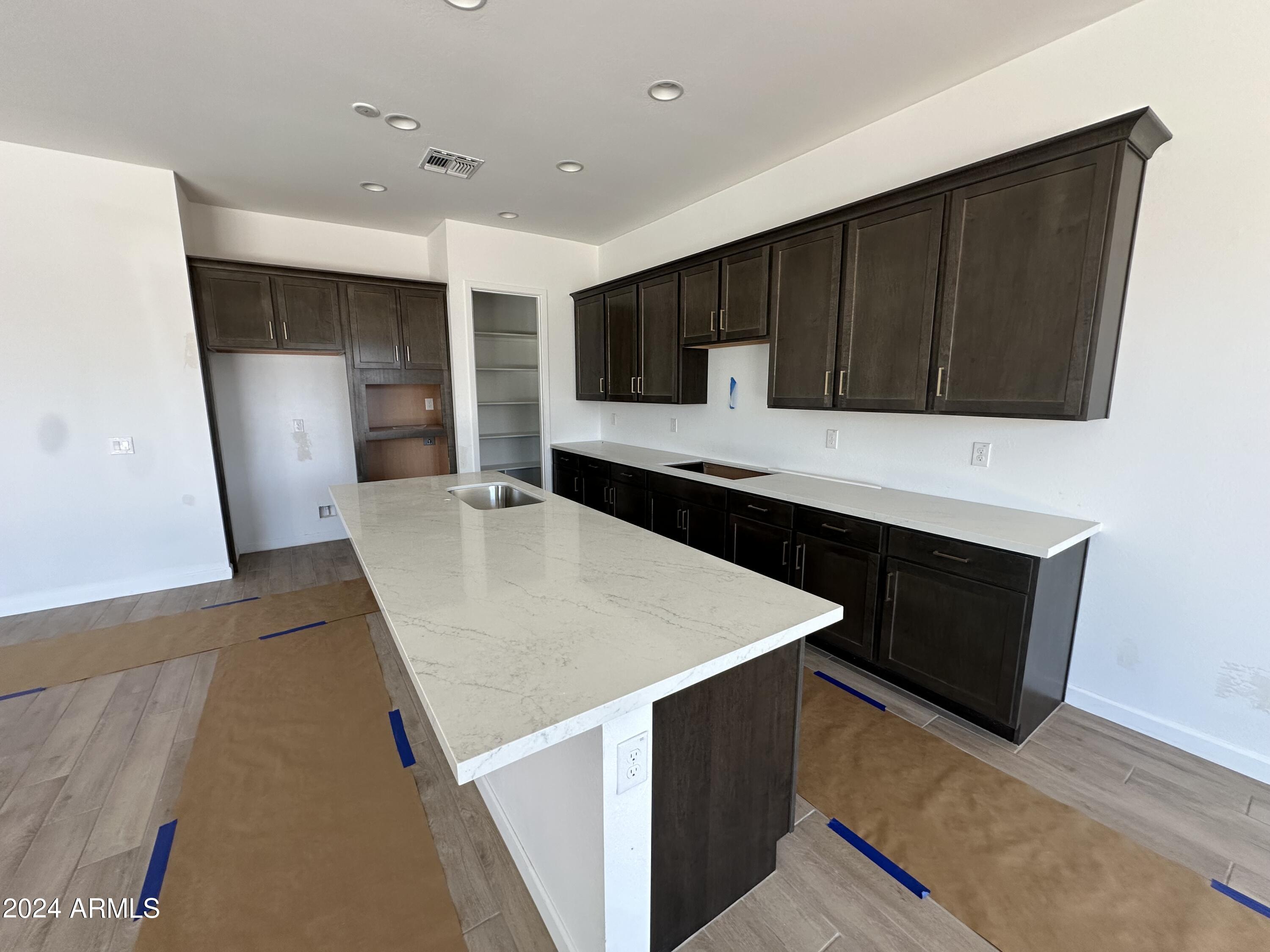 11523 E UTOPIA Avenue