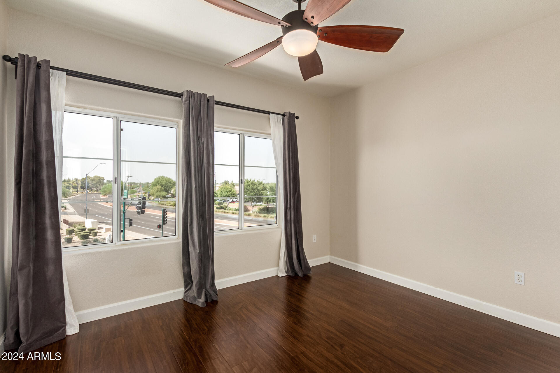4465 E PARADISE VILLAGE Parkway S, 1163