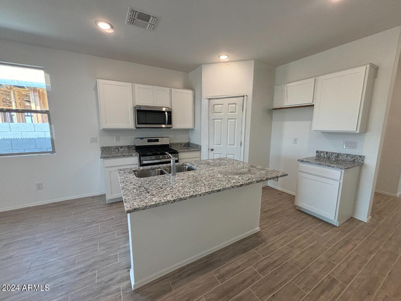 47528 W KENNER Drive