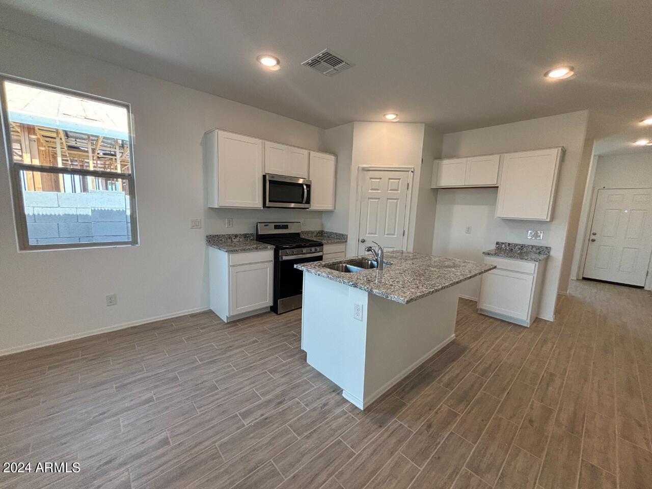 47528 W KENNER Drive