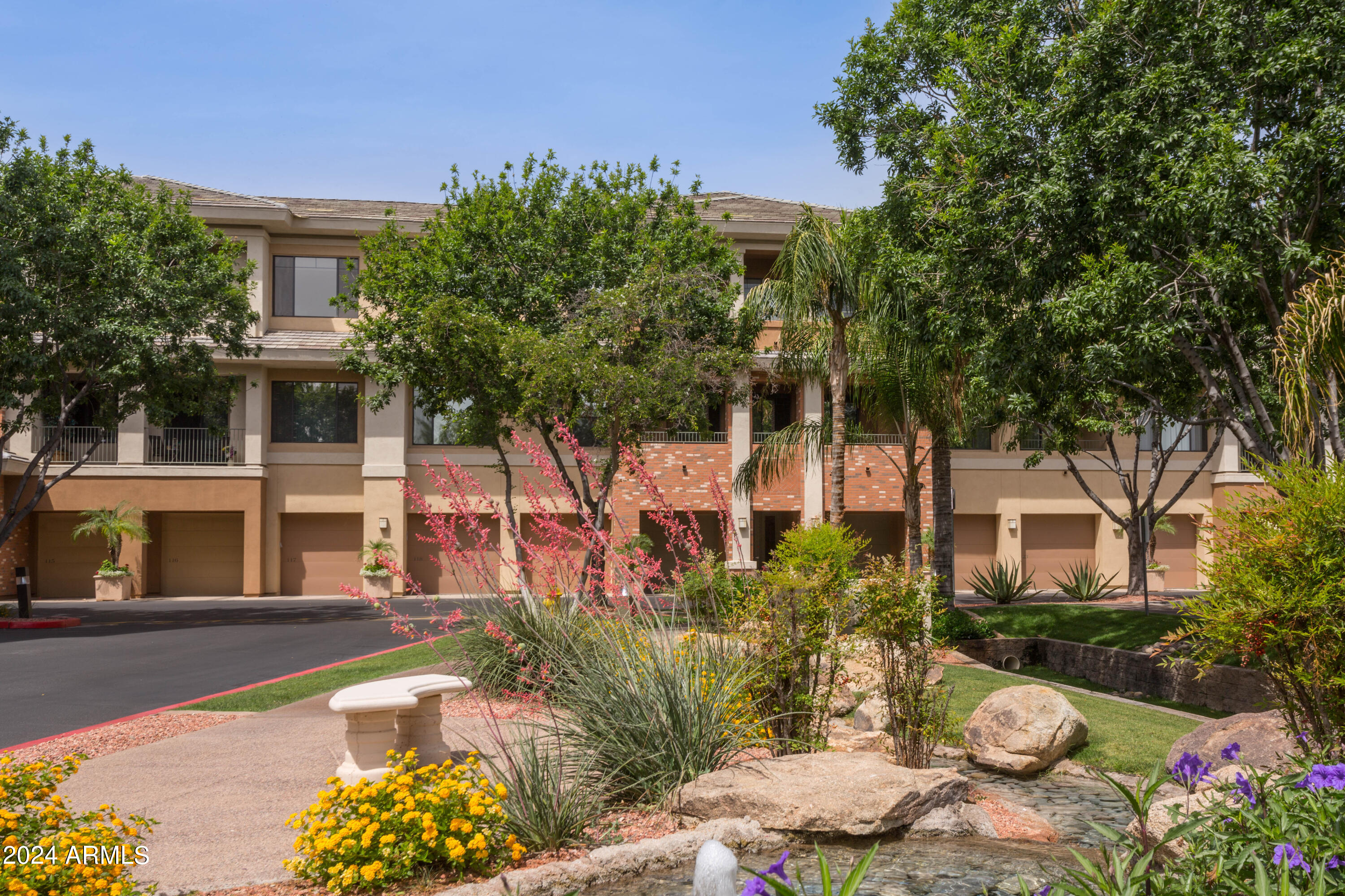 2989 N 44TH Street, 3028