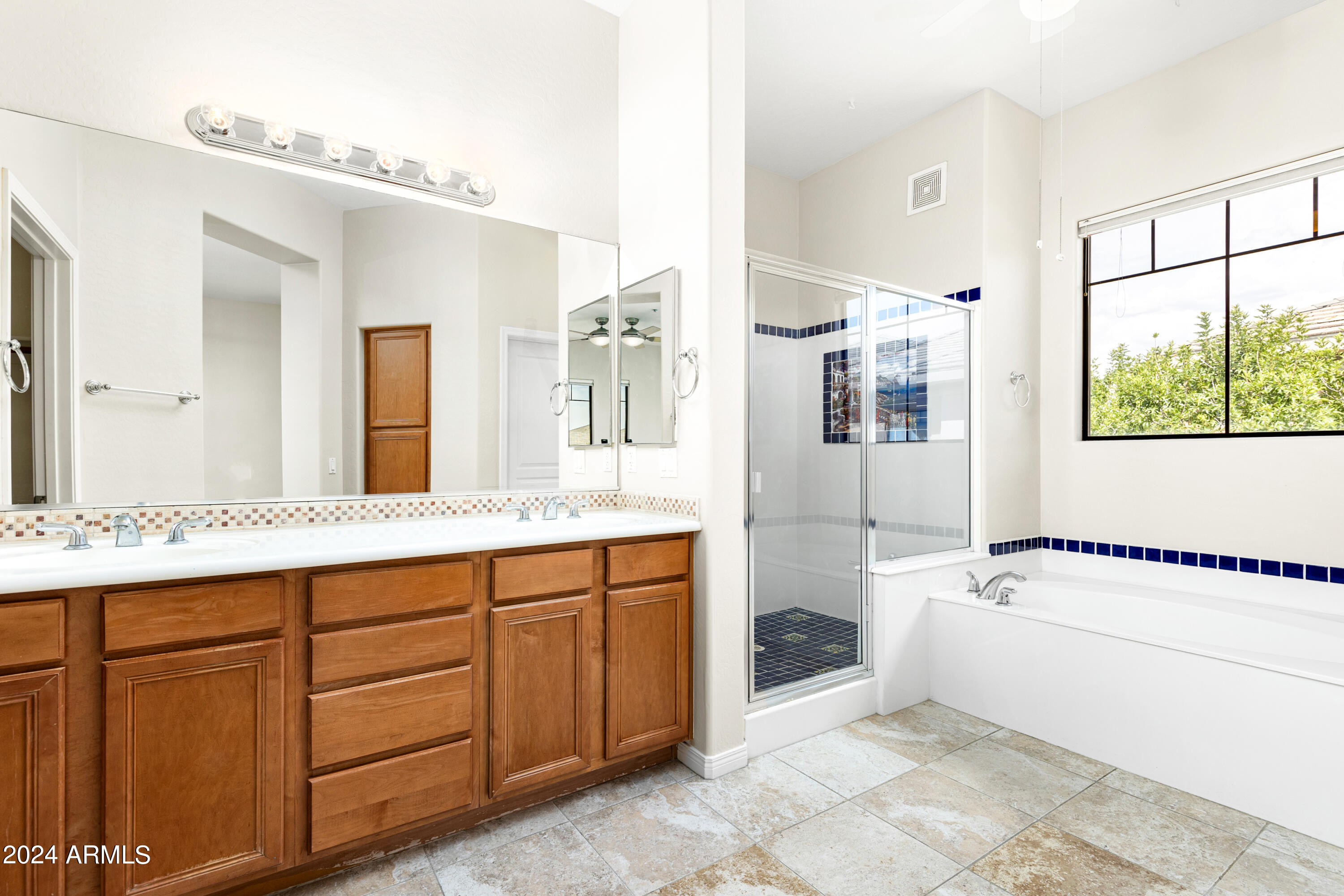 2989 N 44TH Street, 3028