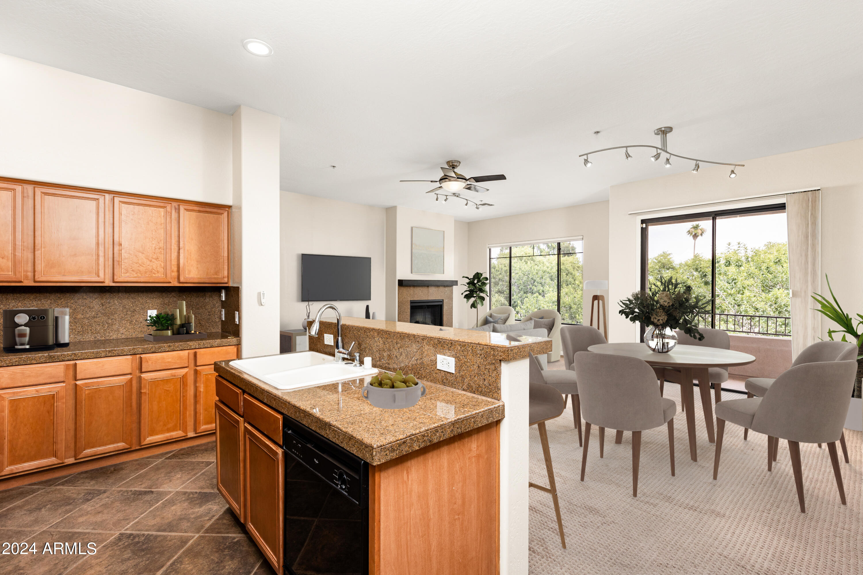 2989 N 44TH Street, 3028