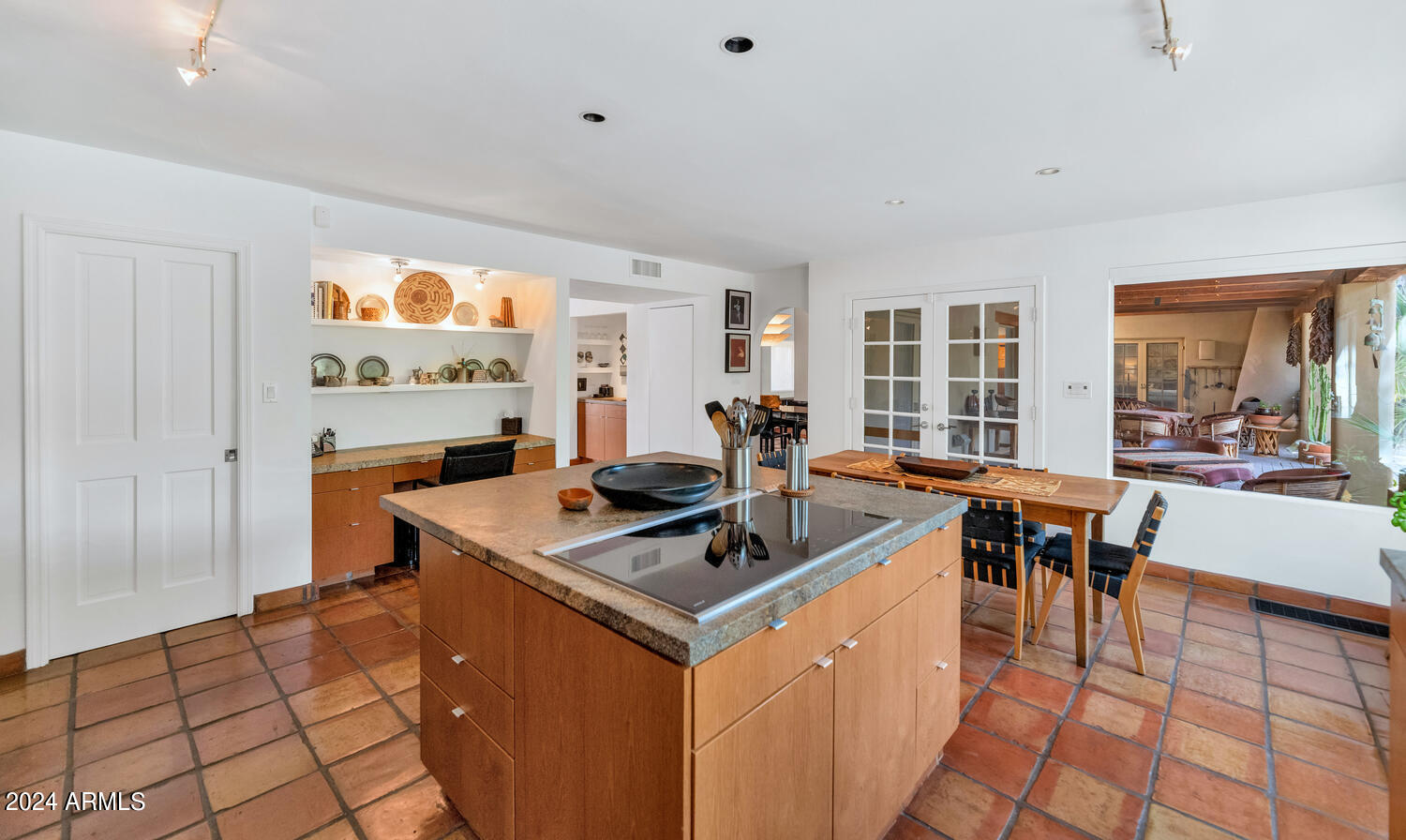 4745 E VALLEY VISTA Lane