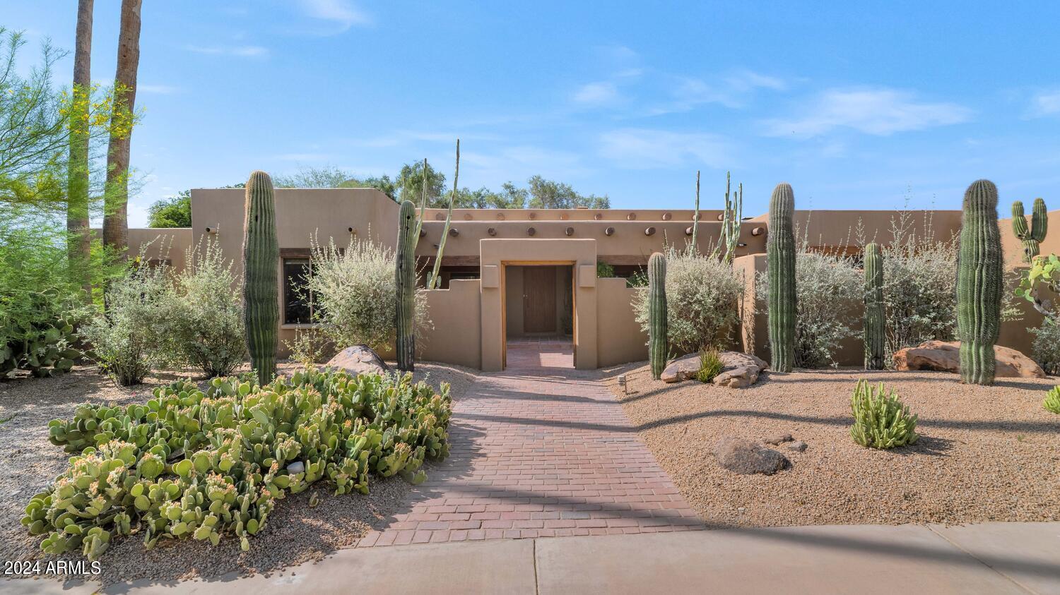 4745 E VALLEY VISTA Lane