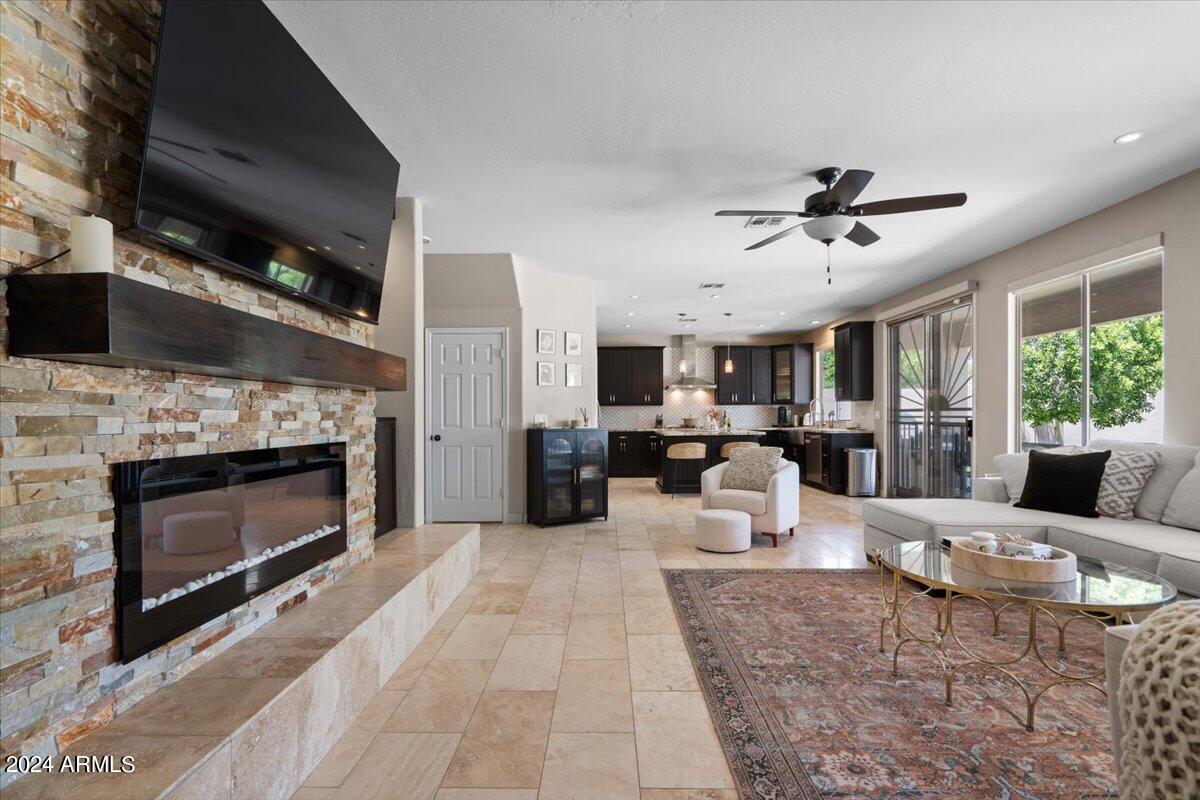 26017 N 41ST Way