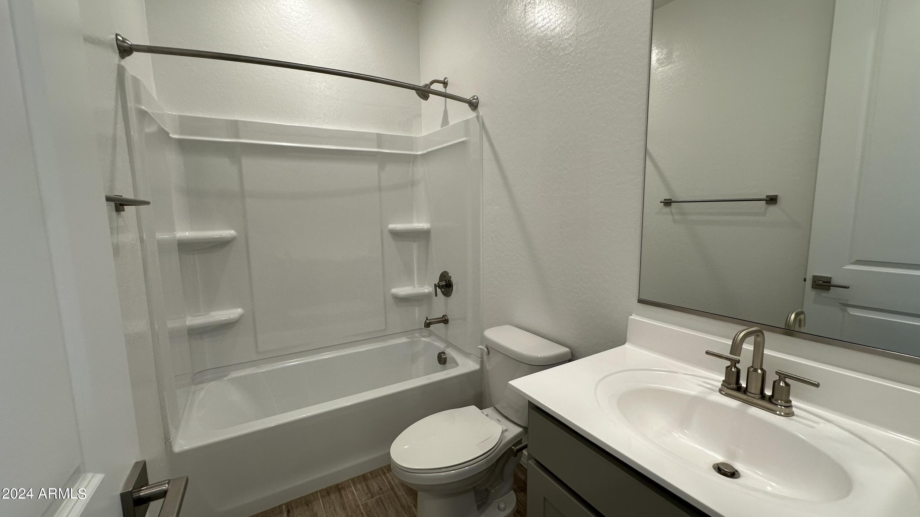 4192 E Bradford Avenue