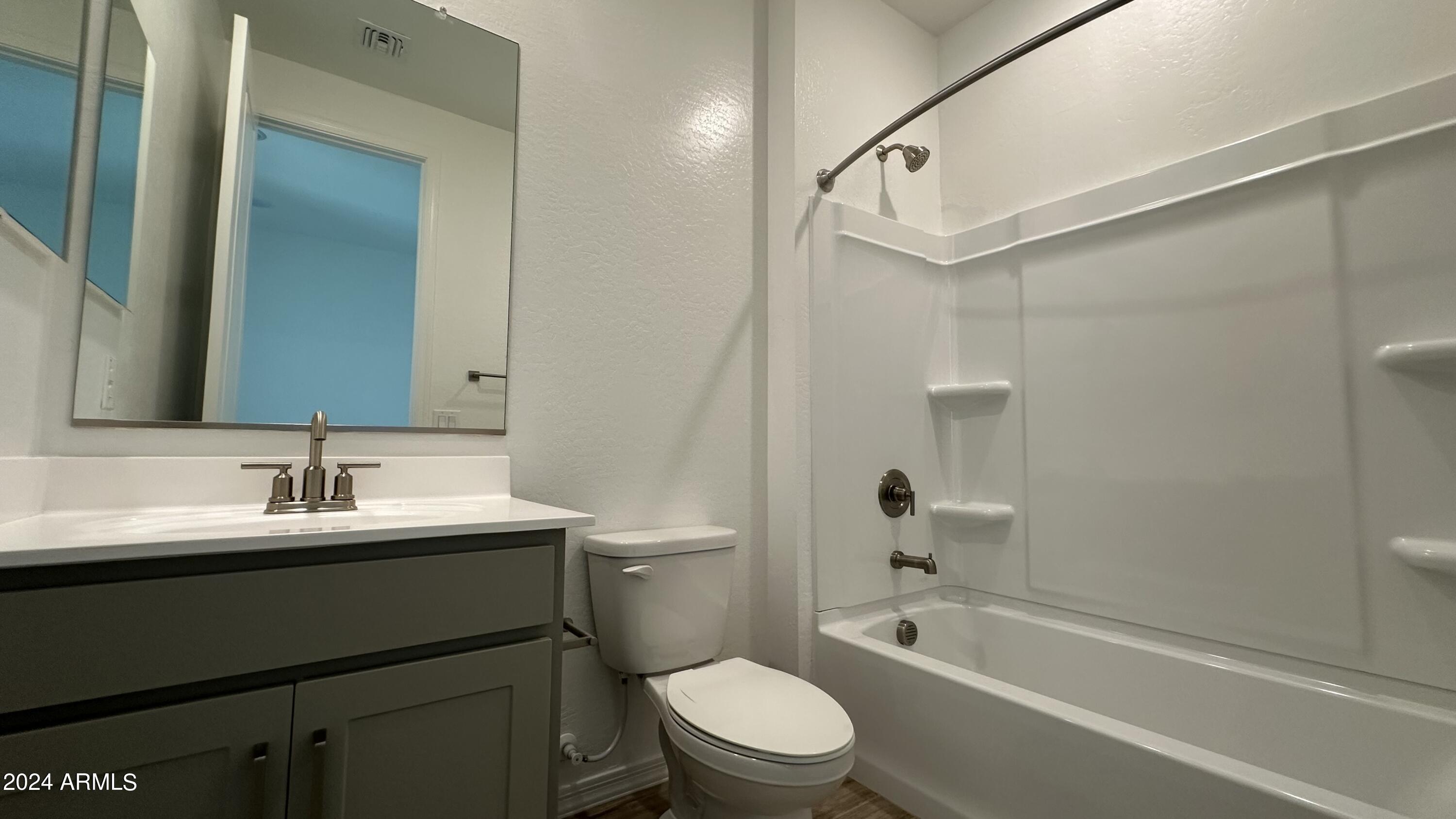 4192 E Bradford Avenue