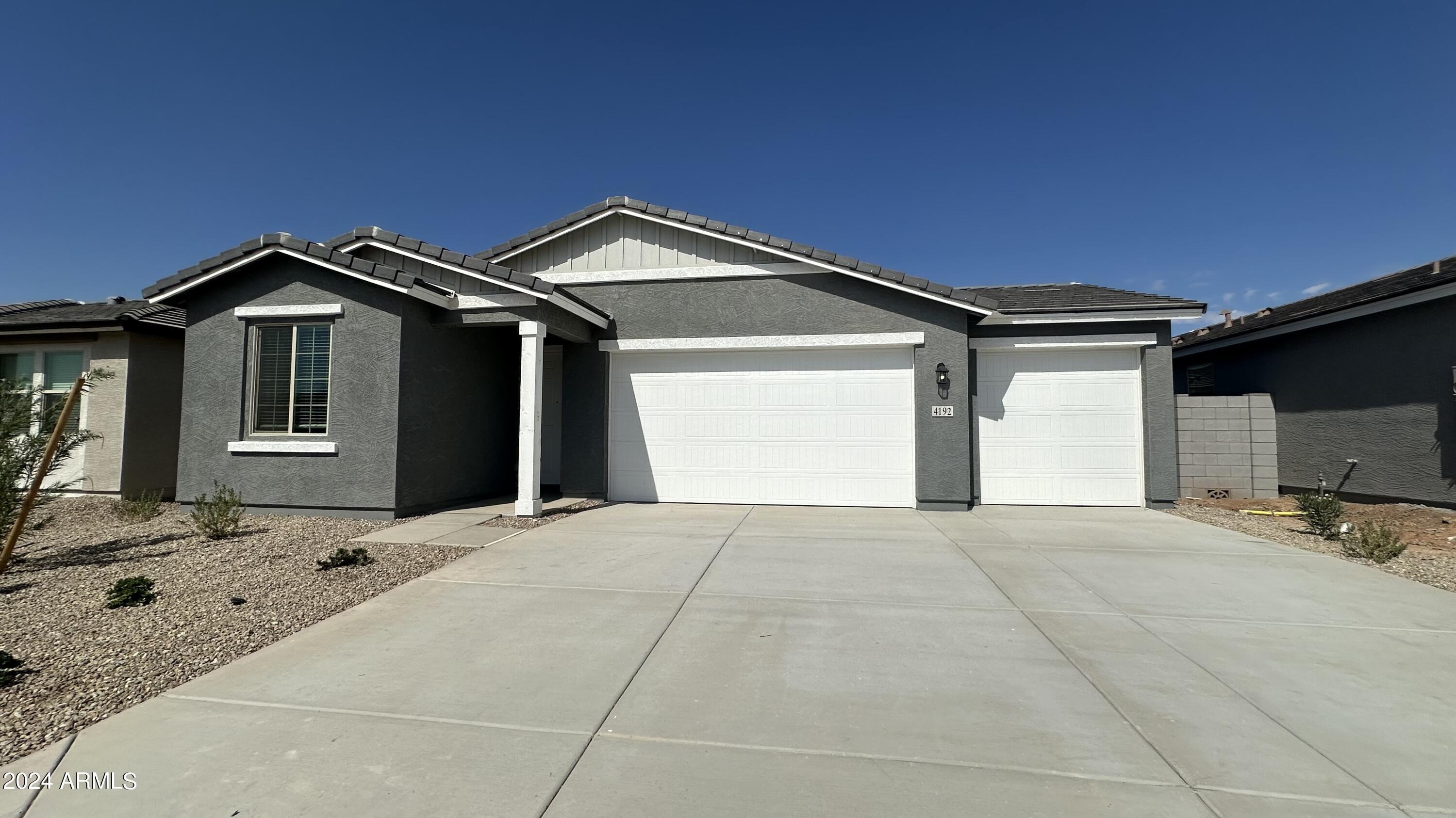 4192 E Bradford Avenue