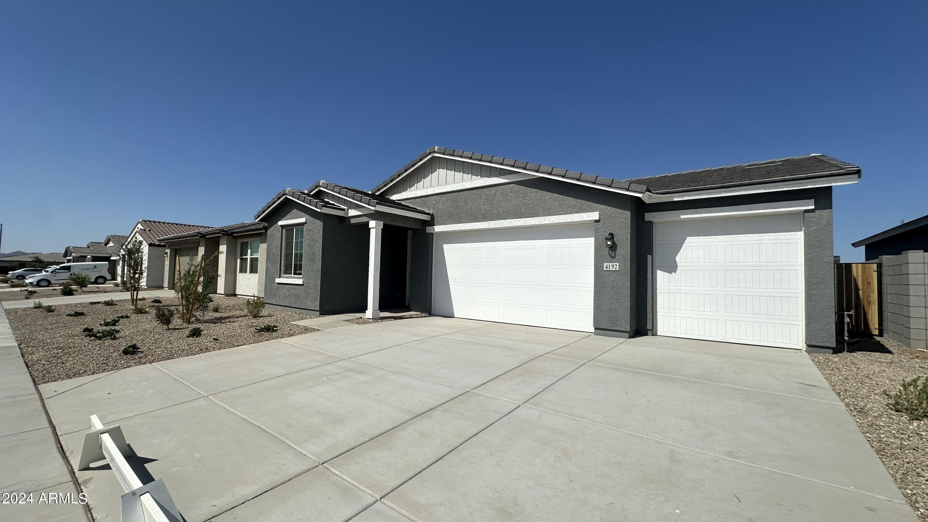 4192 E Bradford Avenue