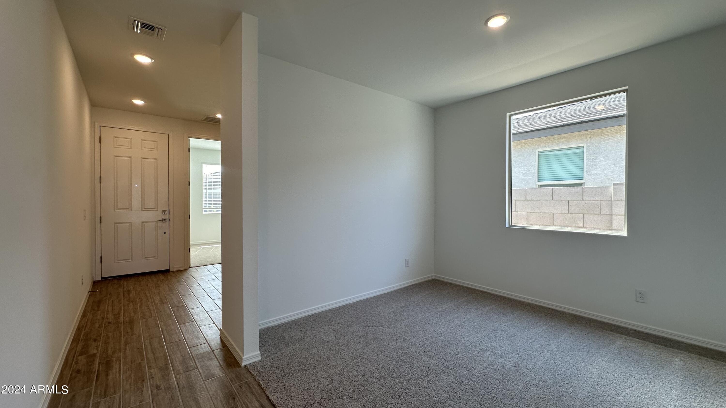 4192 E Bradford Avenue