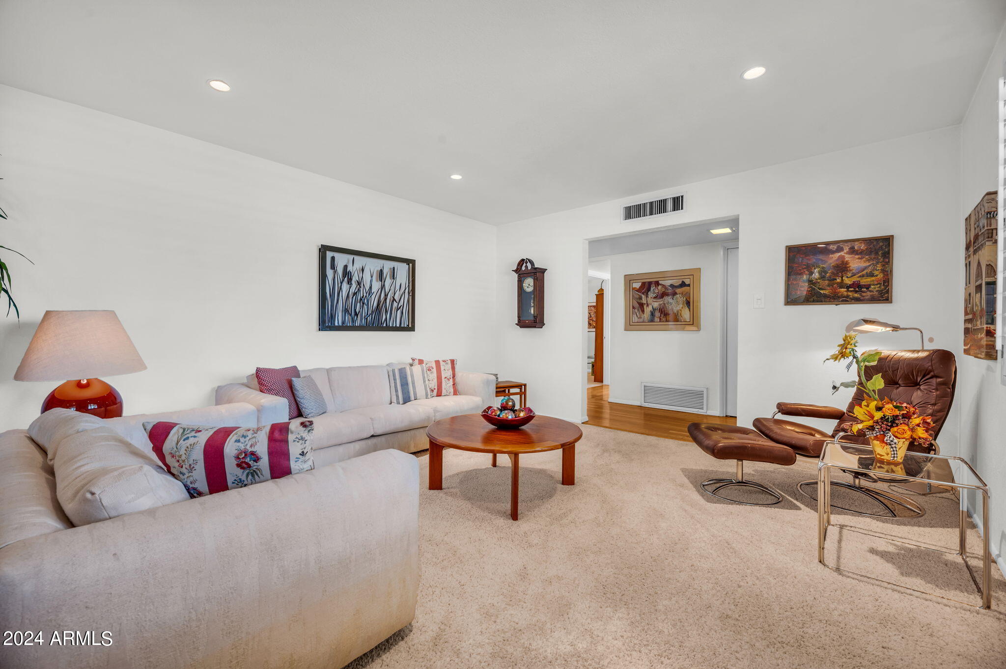 135 E NORTHERN Avenue