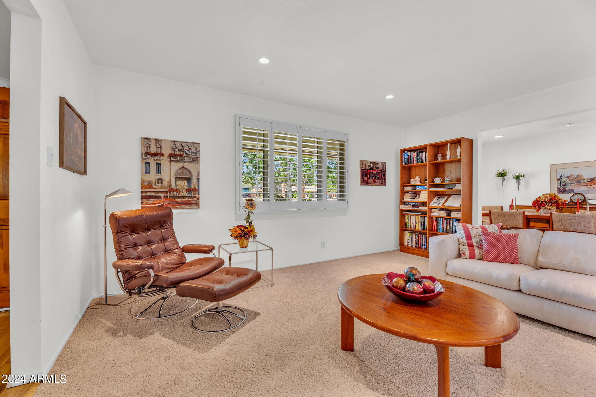 135 E NORTHERN Avenue