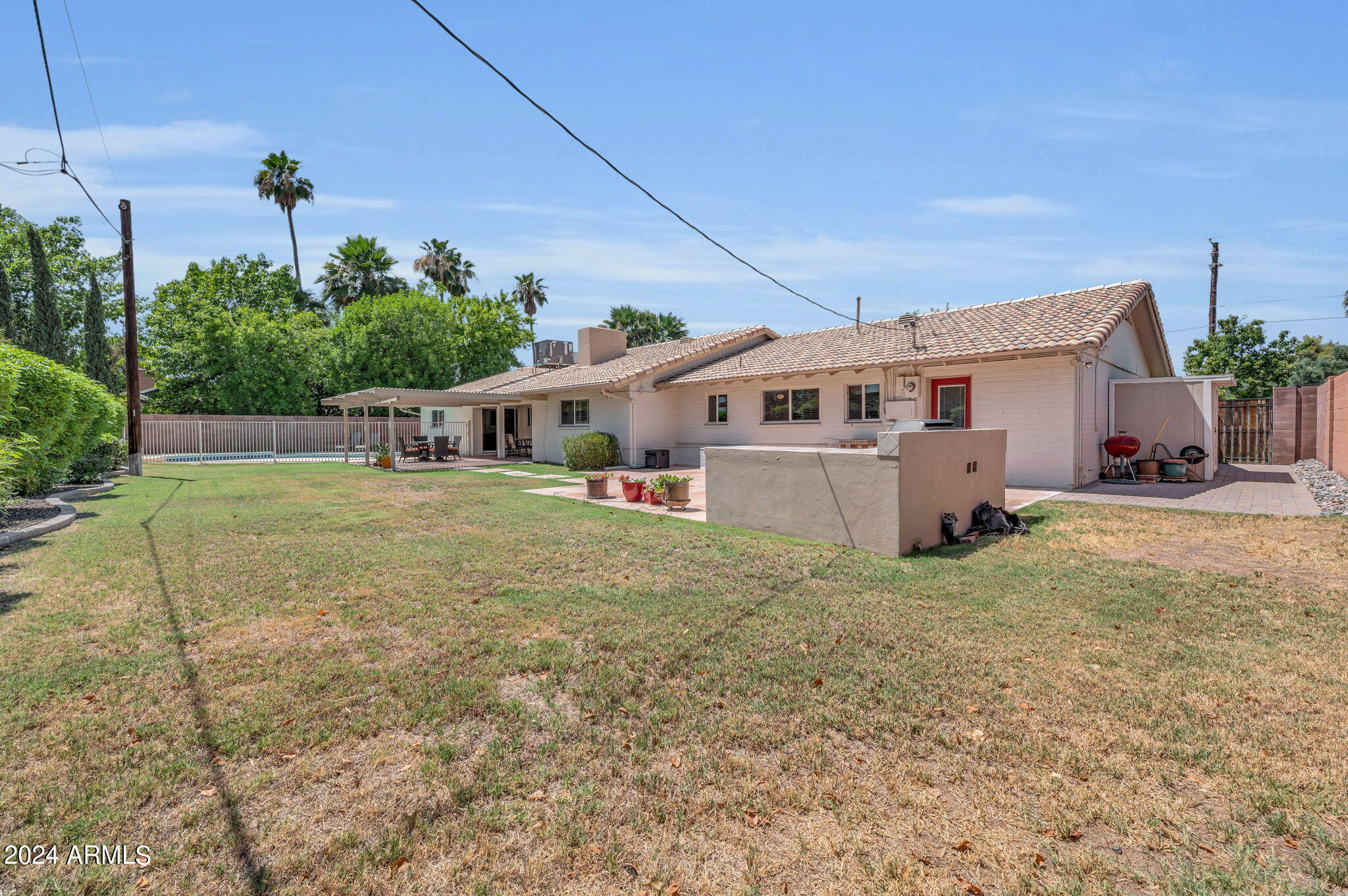 135 E NORTHERN Avenue