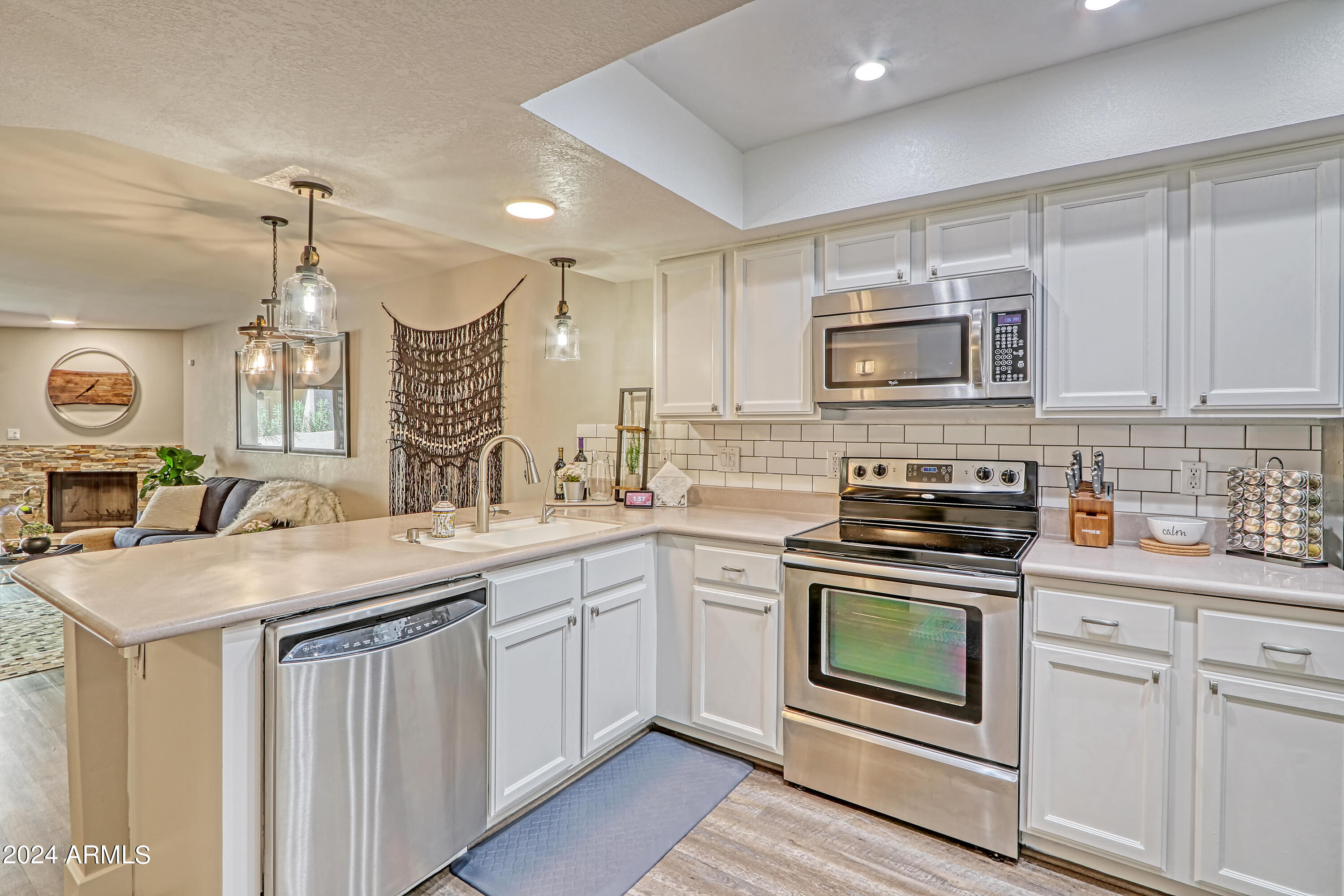 8651 E ROYAL PALM Road, 106