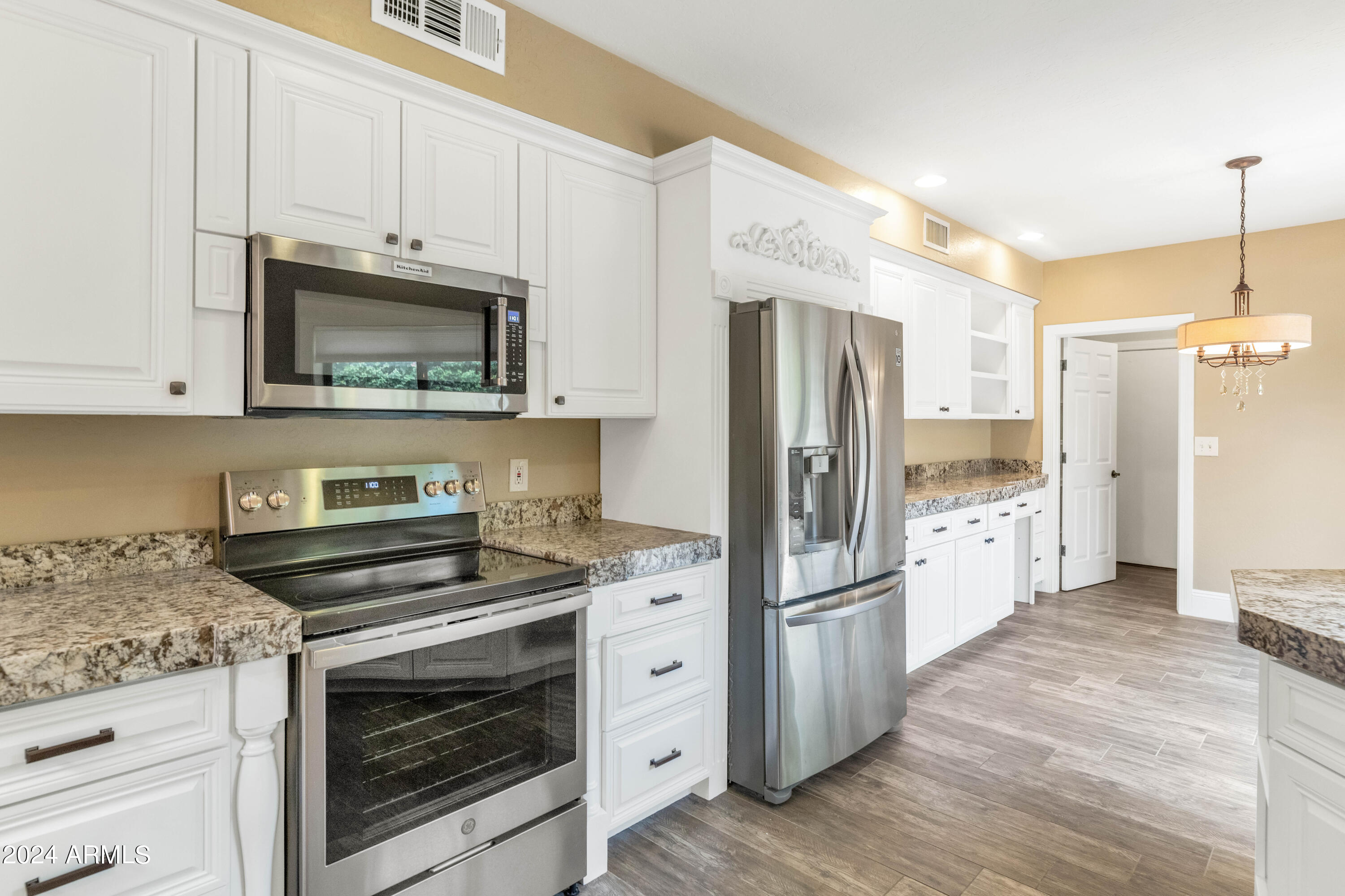 8501 N 84TH Place