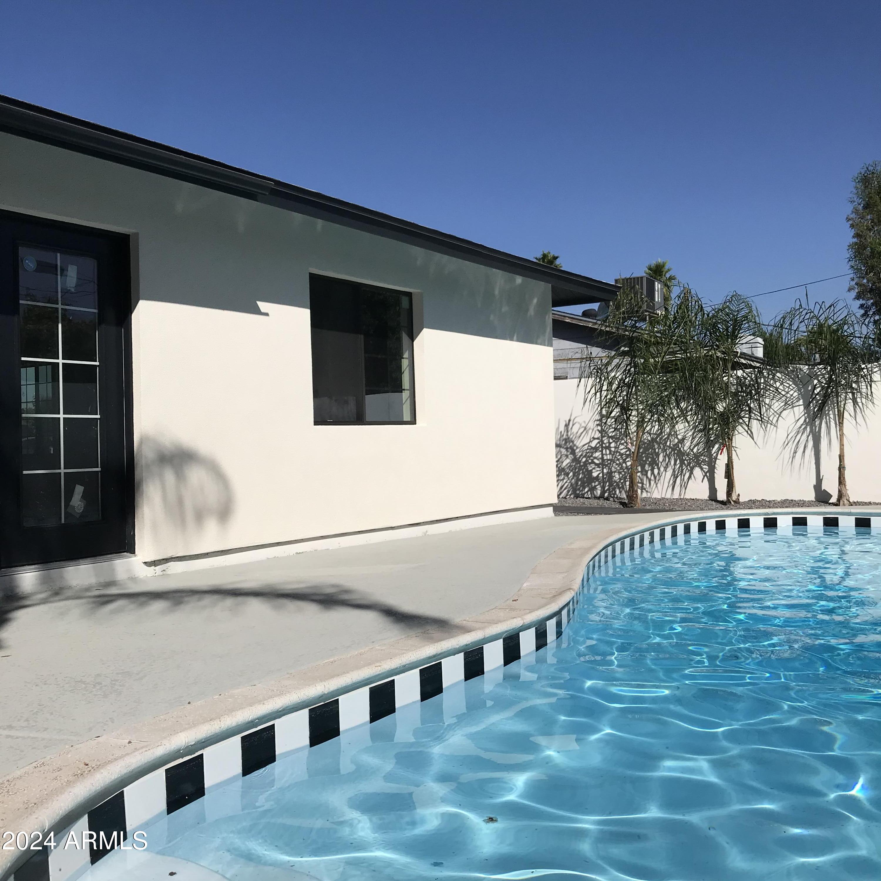 809 E CAMPUS Drive