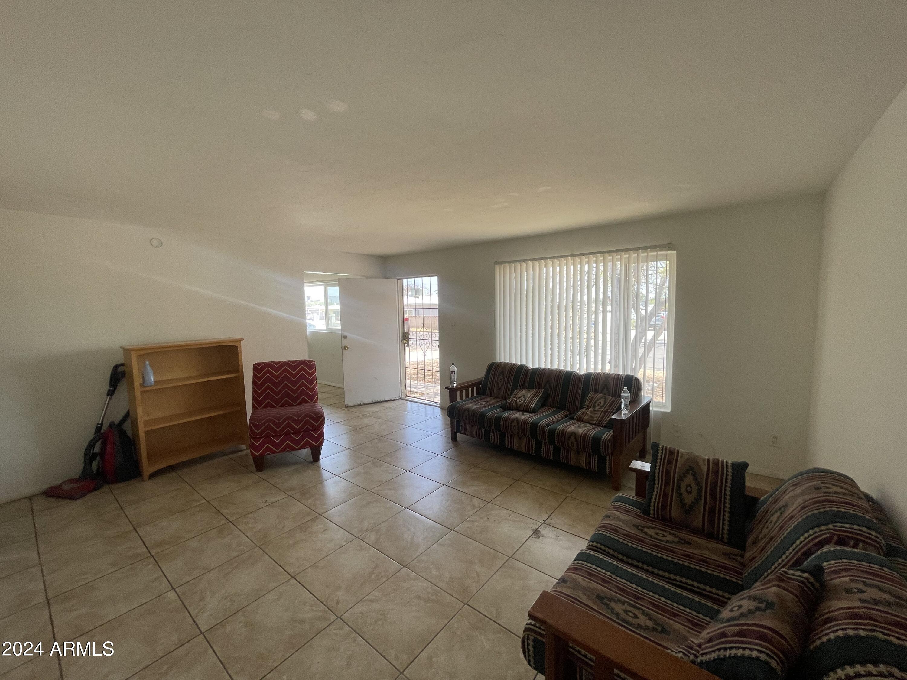 542 W MOUNTAIN VIEW Road