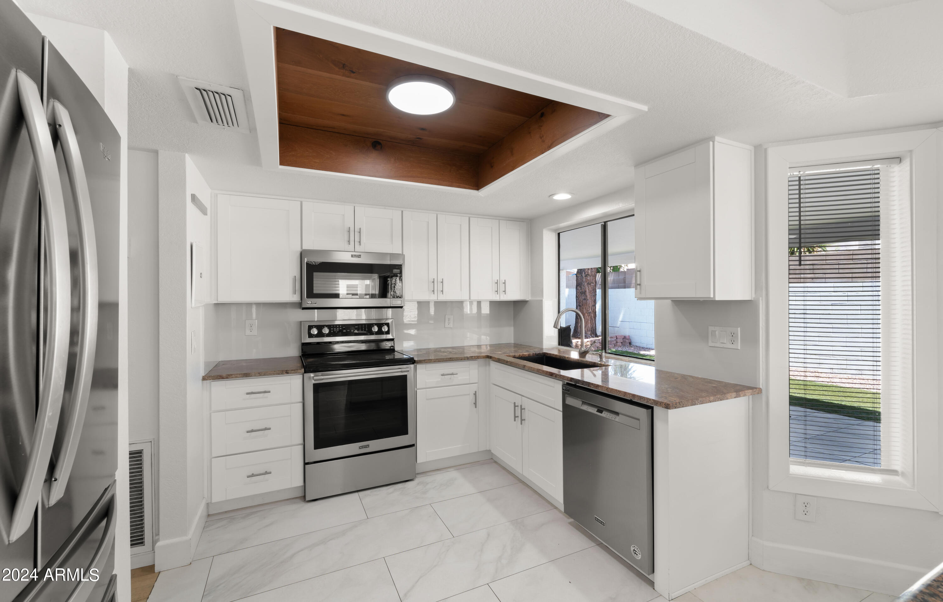 3222 E TOPEKA Drive