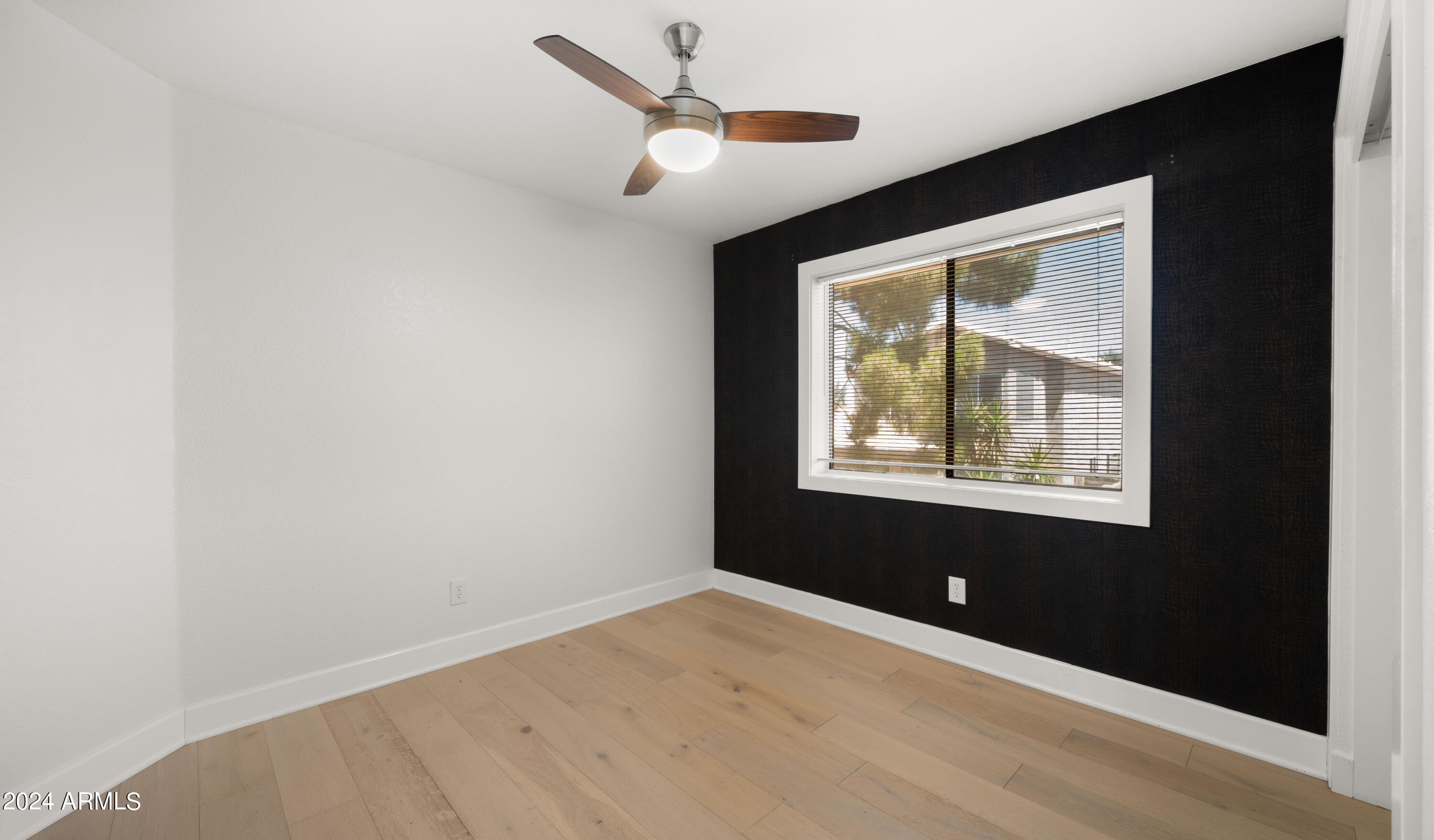 3222 E TOPEKA Drive