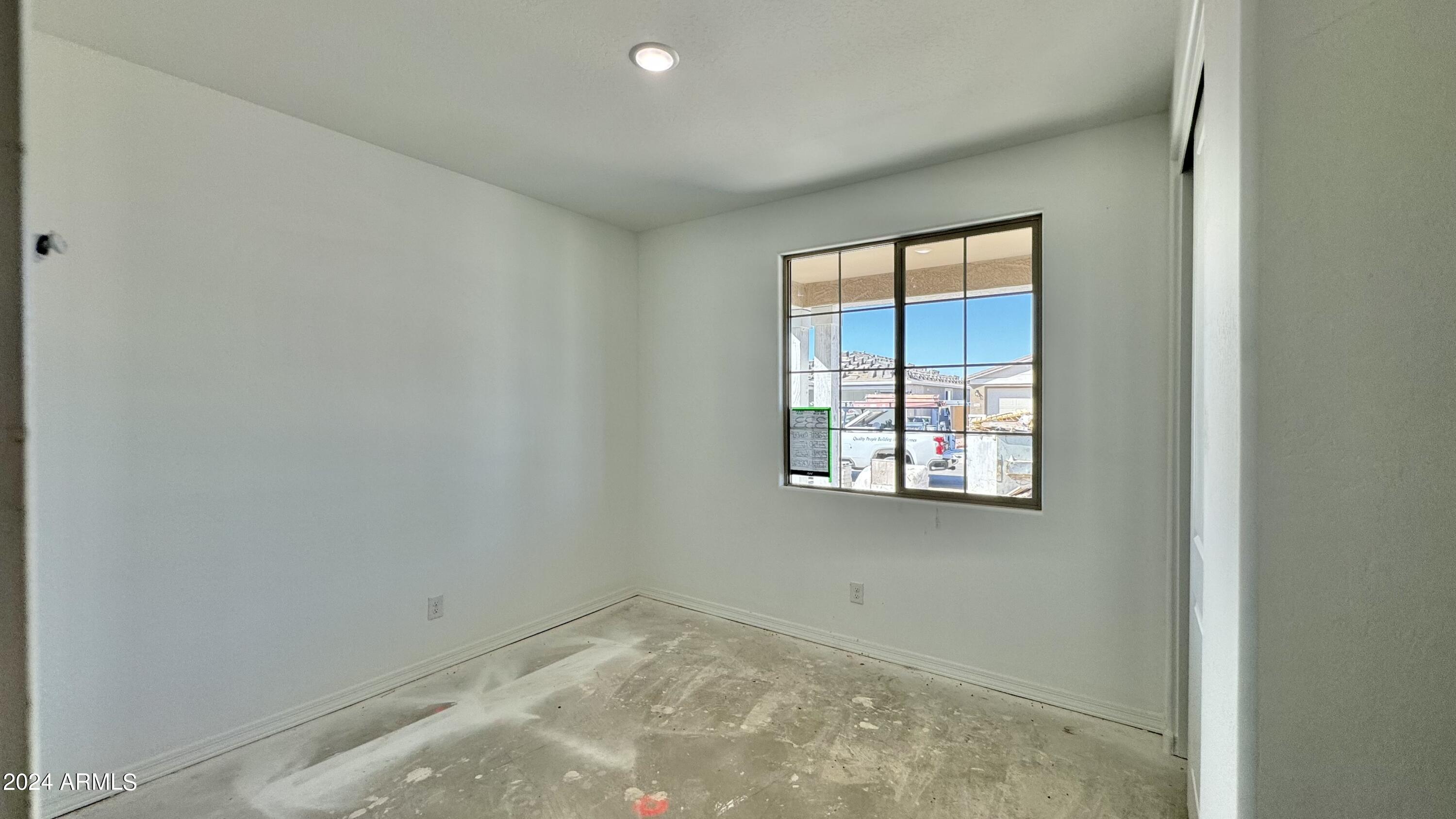 22889 E ROUNDUP Way